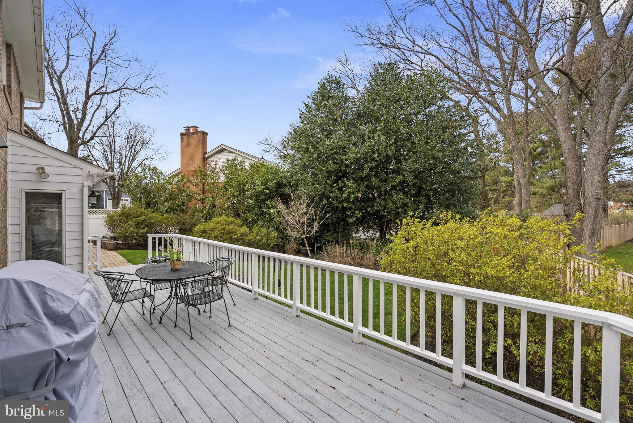 MC LEAN HAMLET - Residential