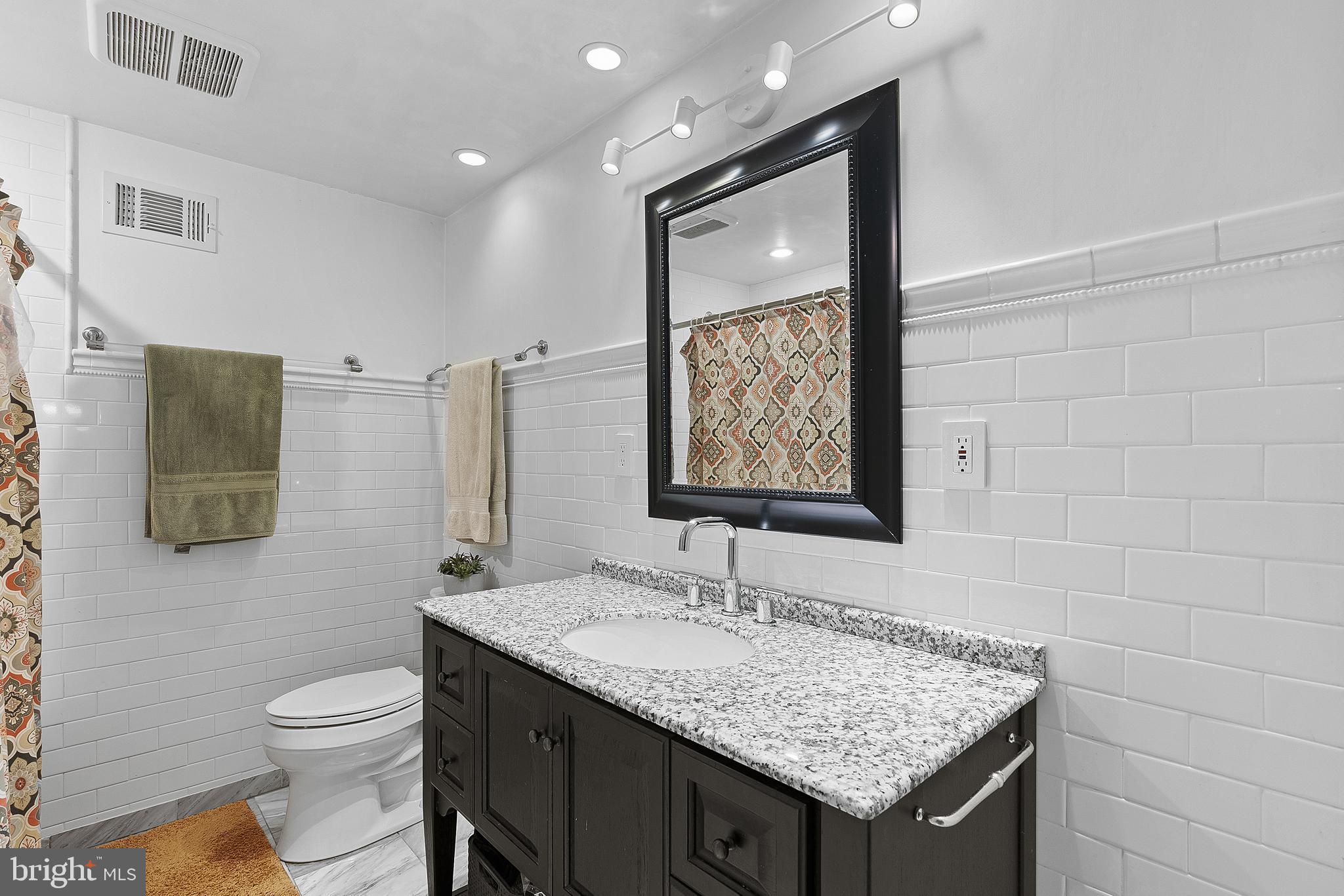 MC LEAN HAMLET - Residential