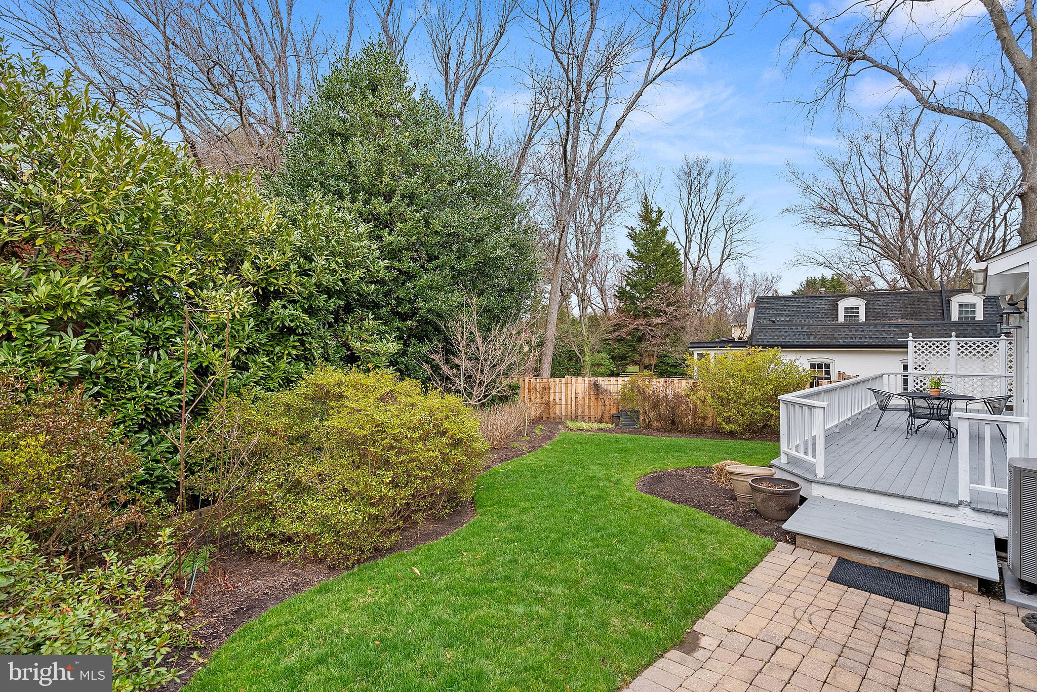 MC LEAN HAMLET - Residential