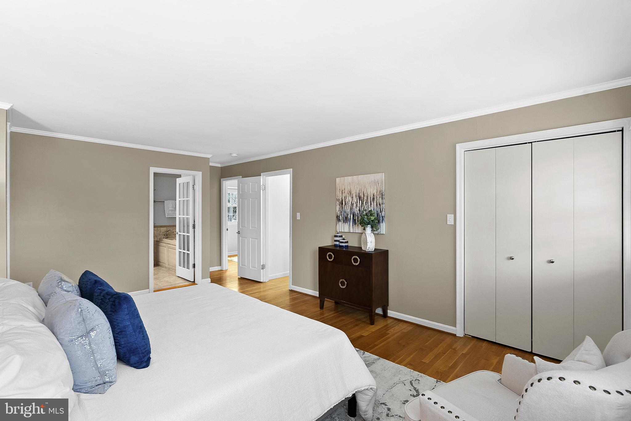 MC LEAN HAMLET - Residential