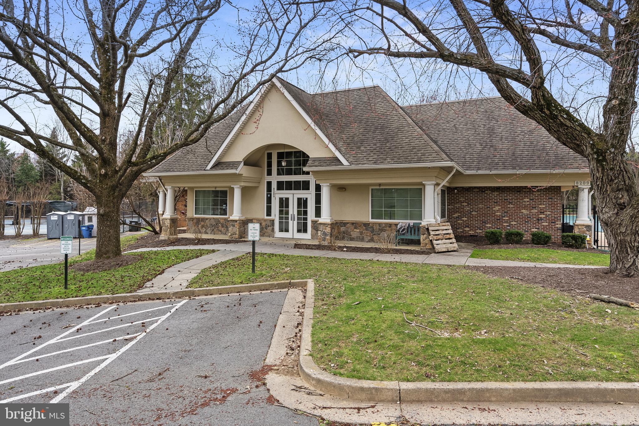 MC LEAN HAMLET - Residential