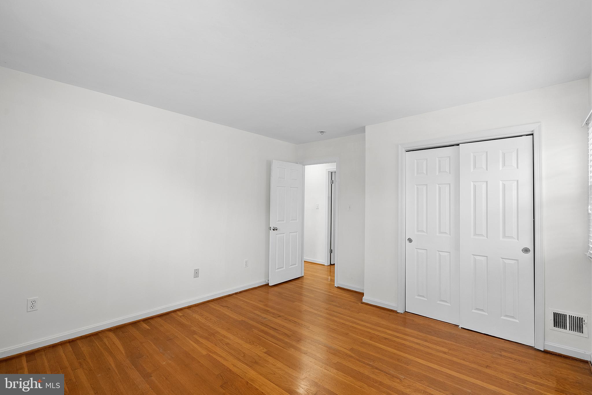 MC LEAN HAMLET - Residential