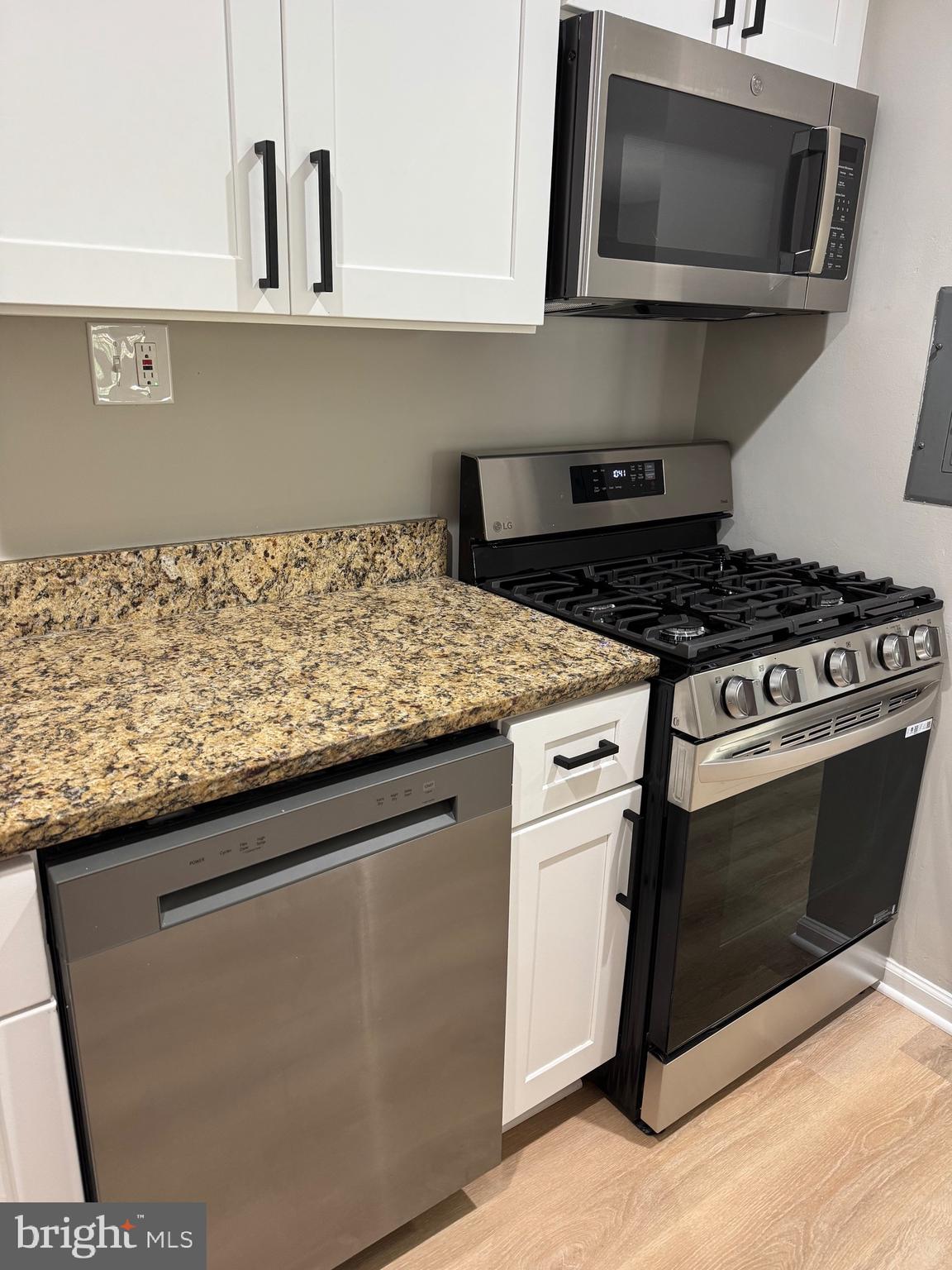 SWANN HILL CONDOMINIUMS - Residential