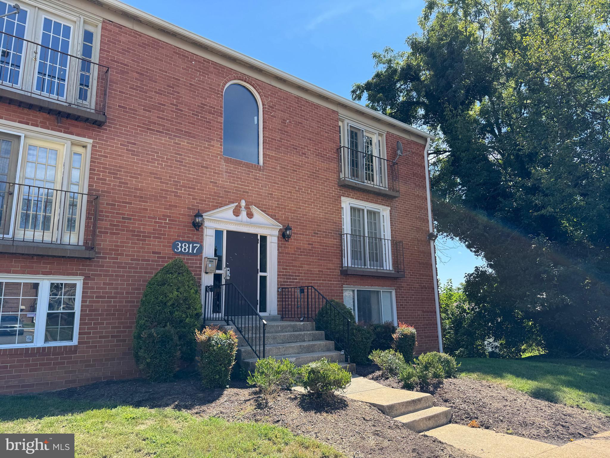 SWANN HILL CONDOMINIUMS - Residential