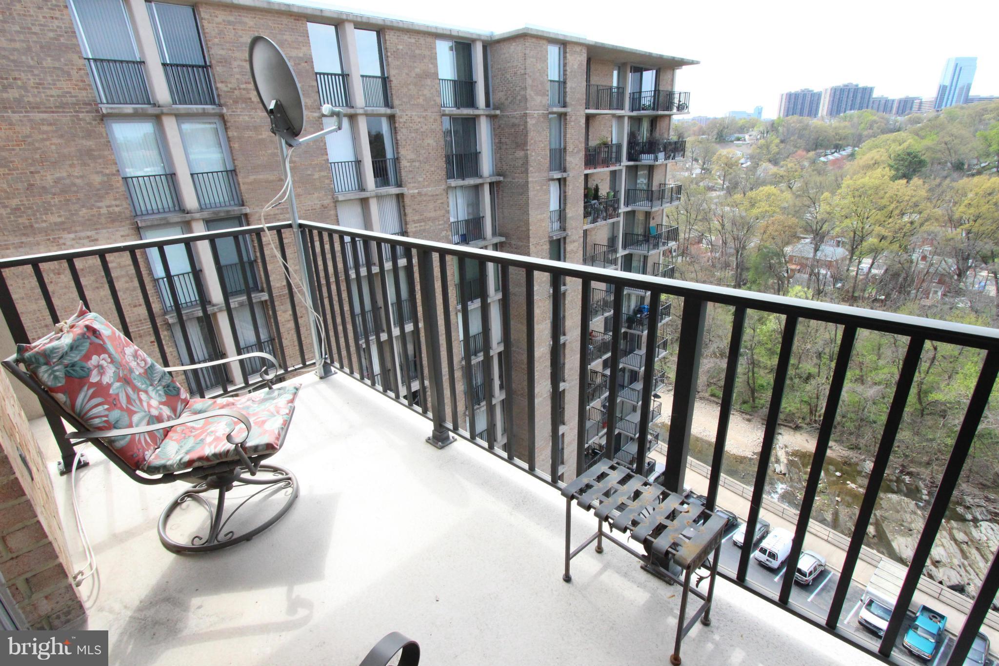 THE CARLTON - Residential