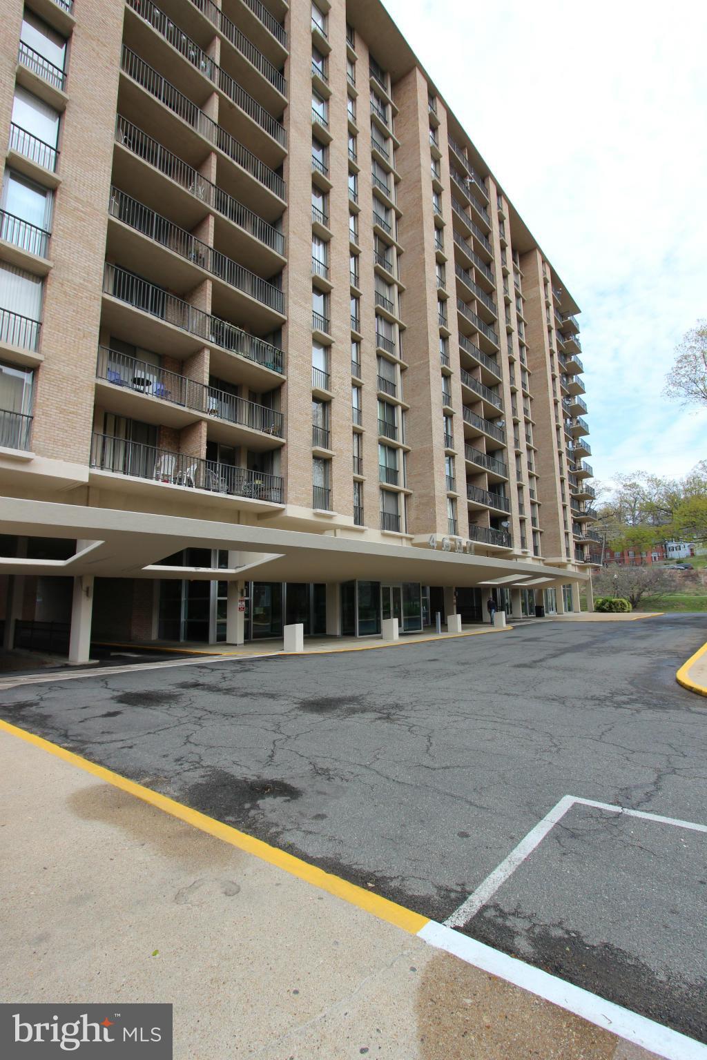 THE CARLTON - Residential