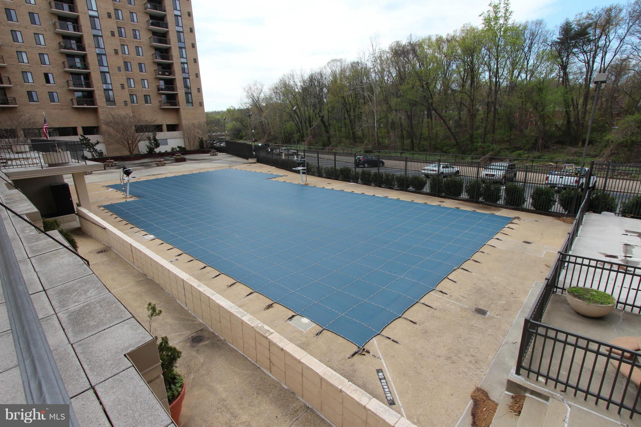 THE CARLTON - Residential