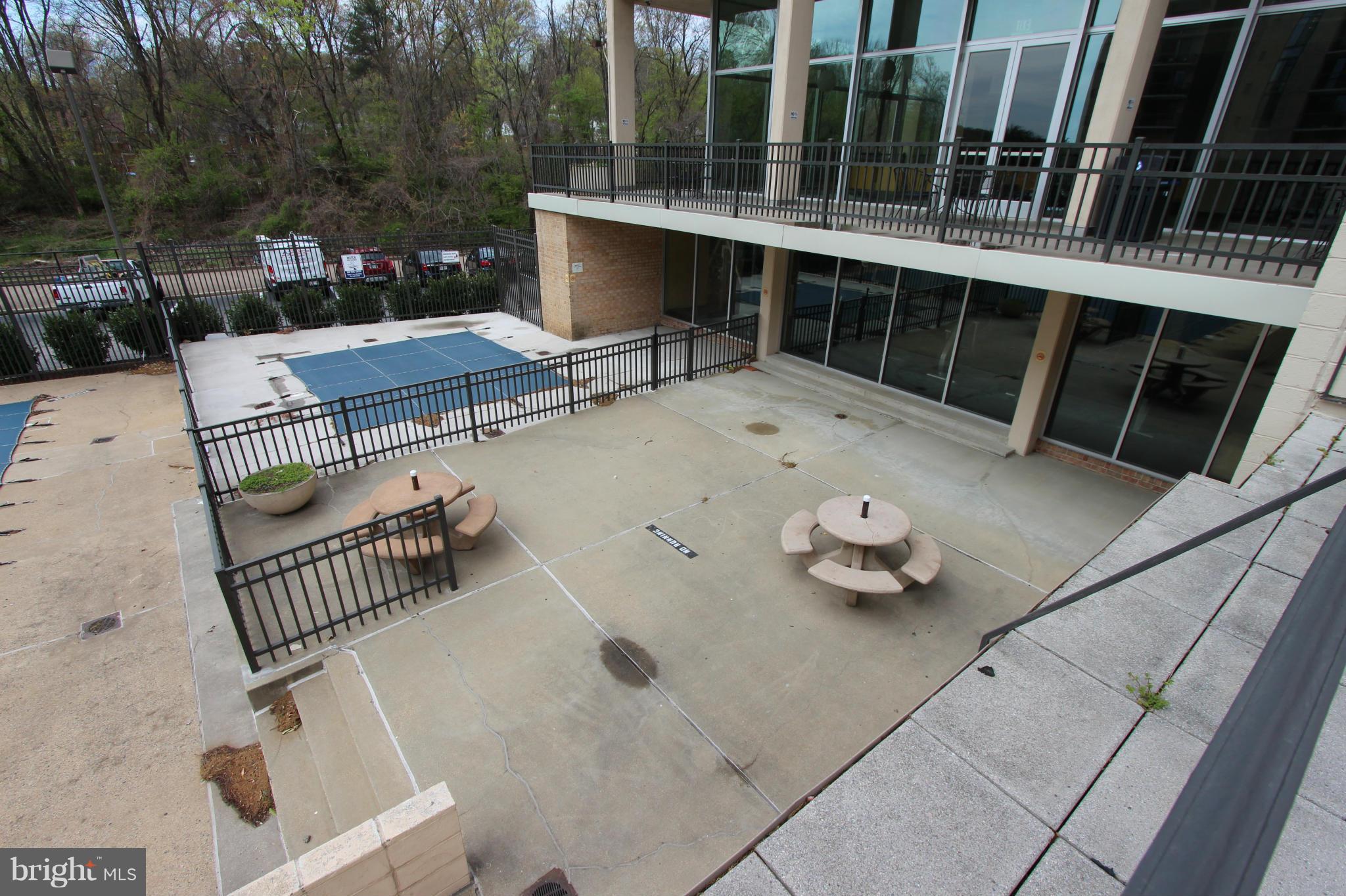 THE CARLTON - Residential