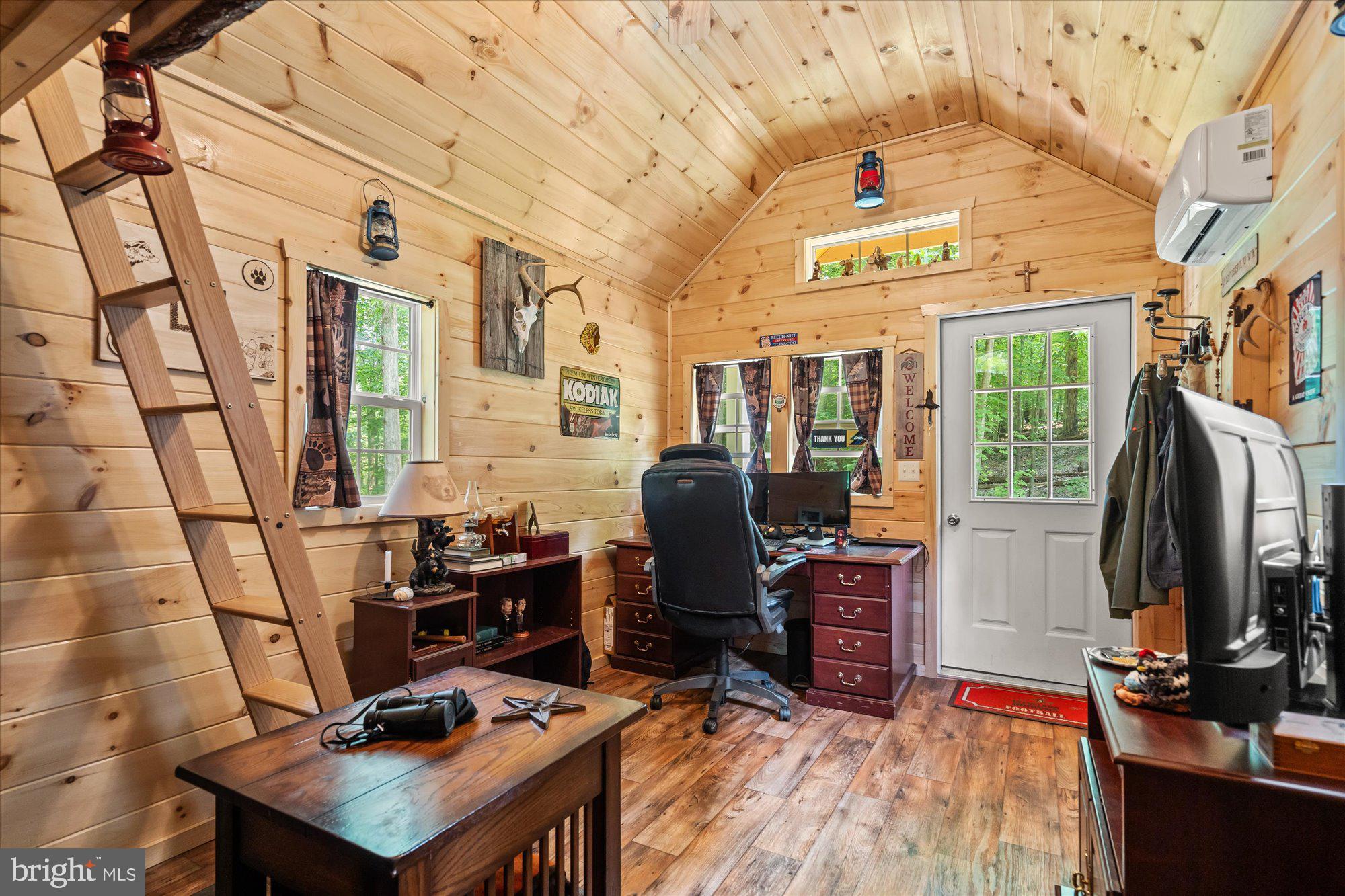 SHADOWALK - Residential