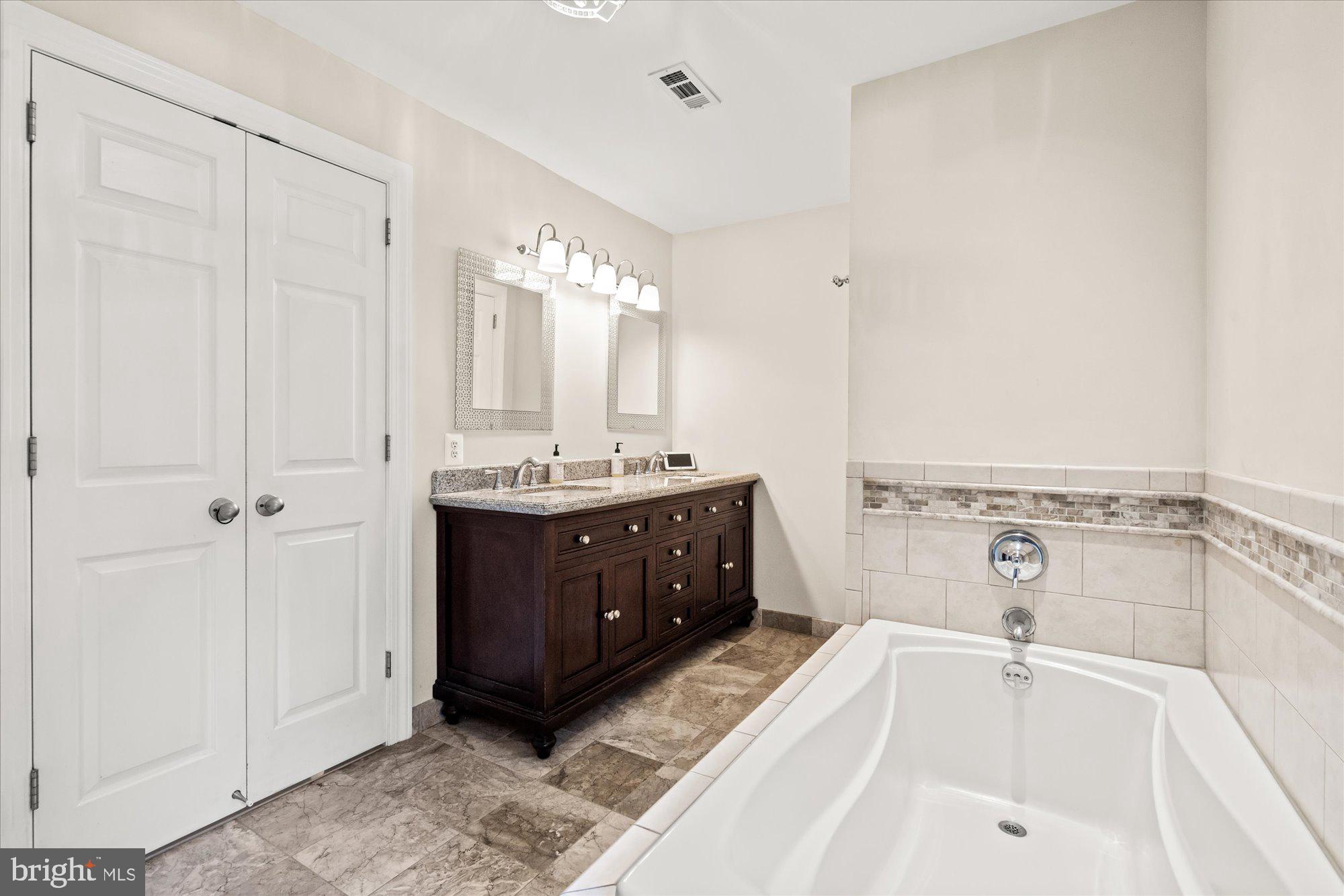 SHADOWALK - Residential