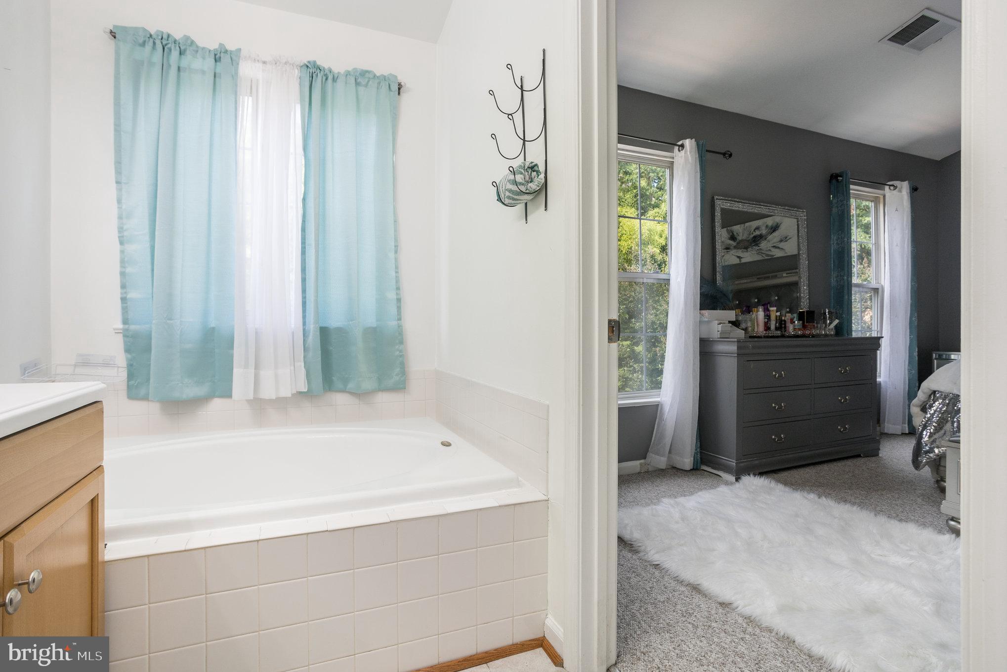 RIVER OAKS - Residential