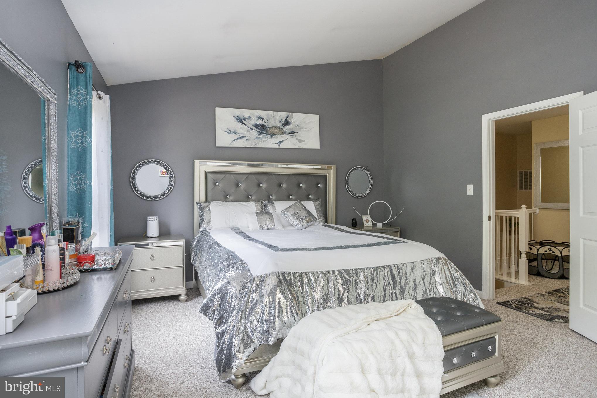 RIVER OAKS - Residential