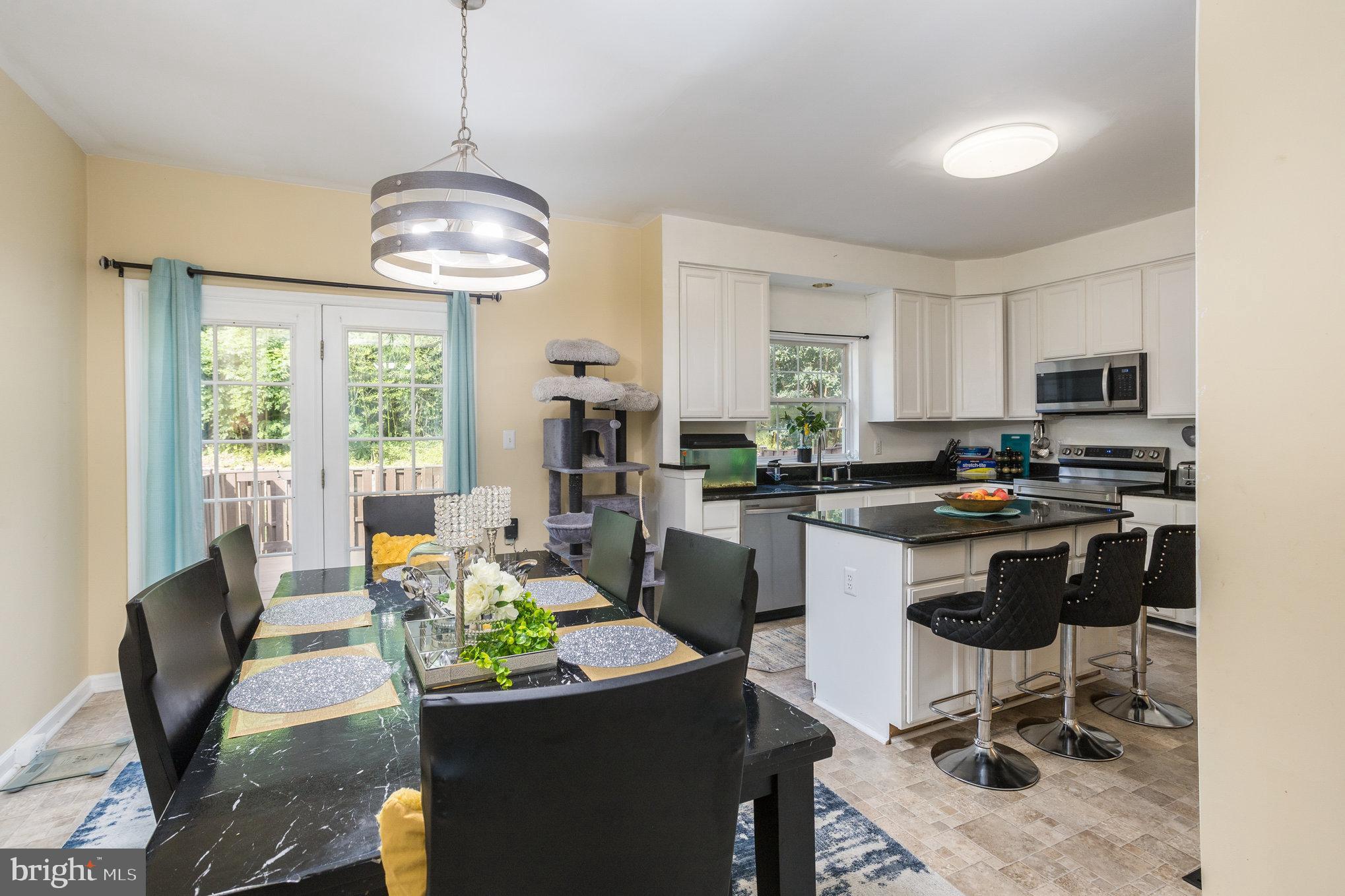 RIVER OAKS - Residential