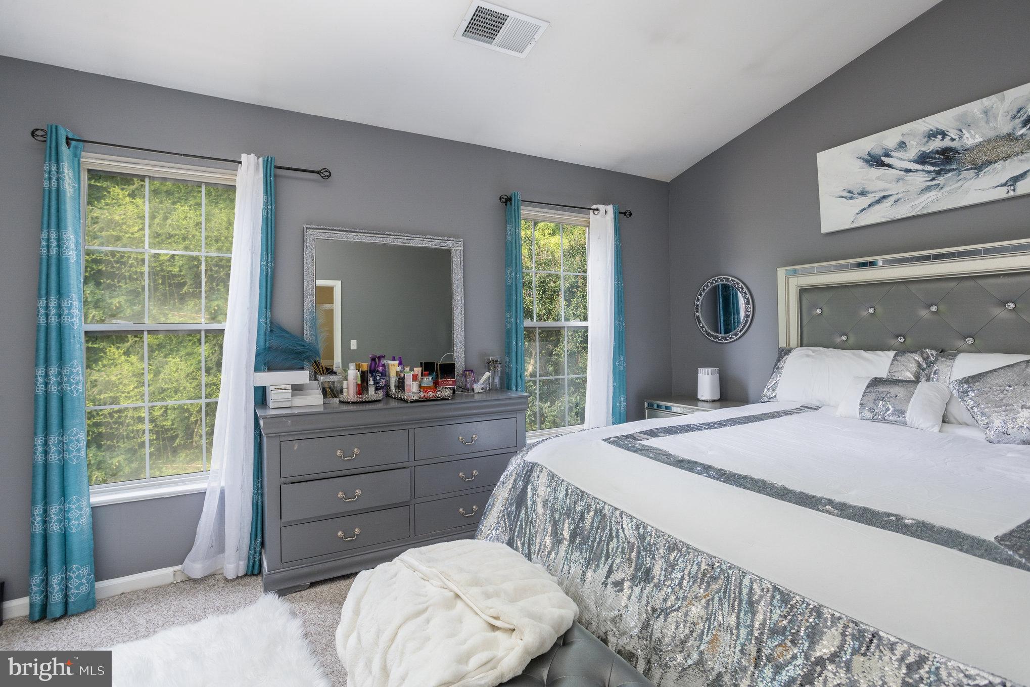 RIVER OAKS - Residential