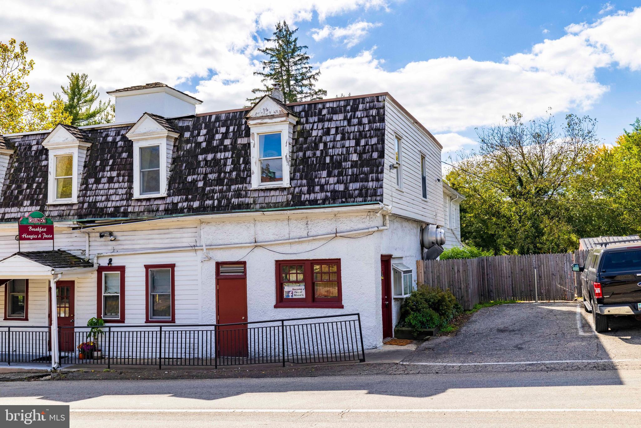 LAFAYETTE HILL - Residential Lease