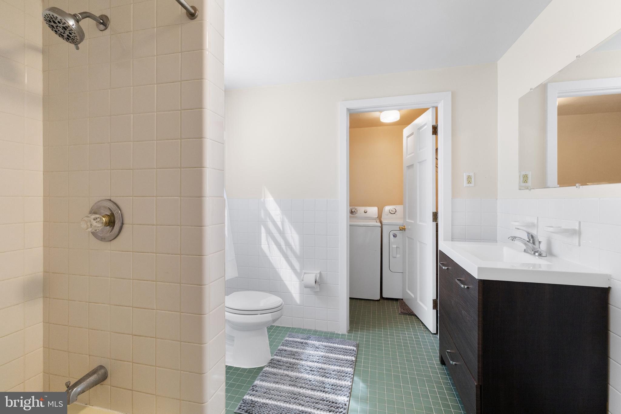 LAFAYETTE HILL - Residential Lease