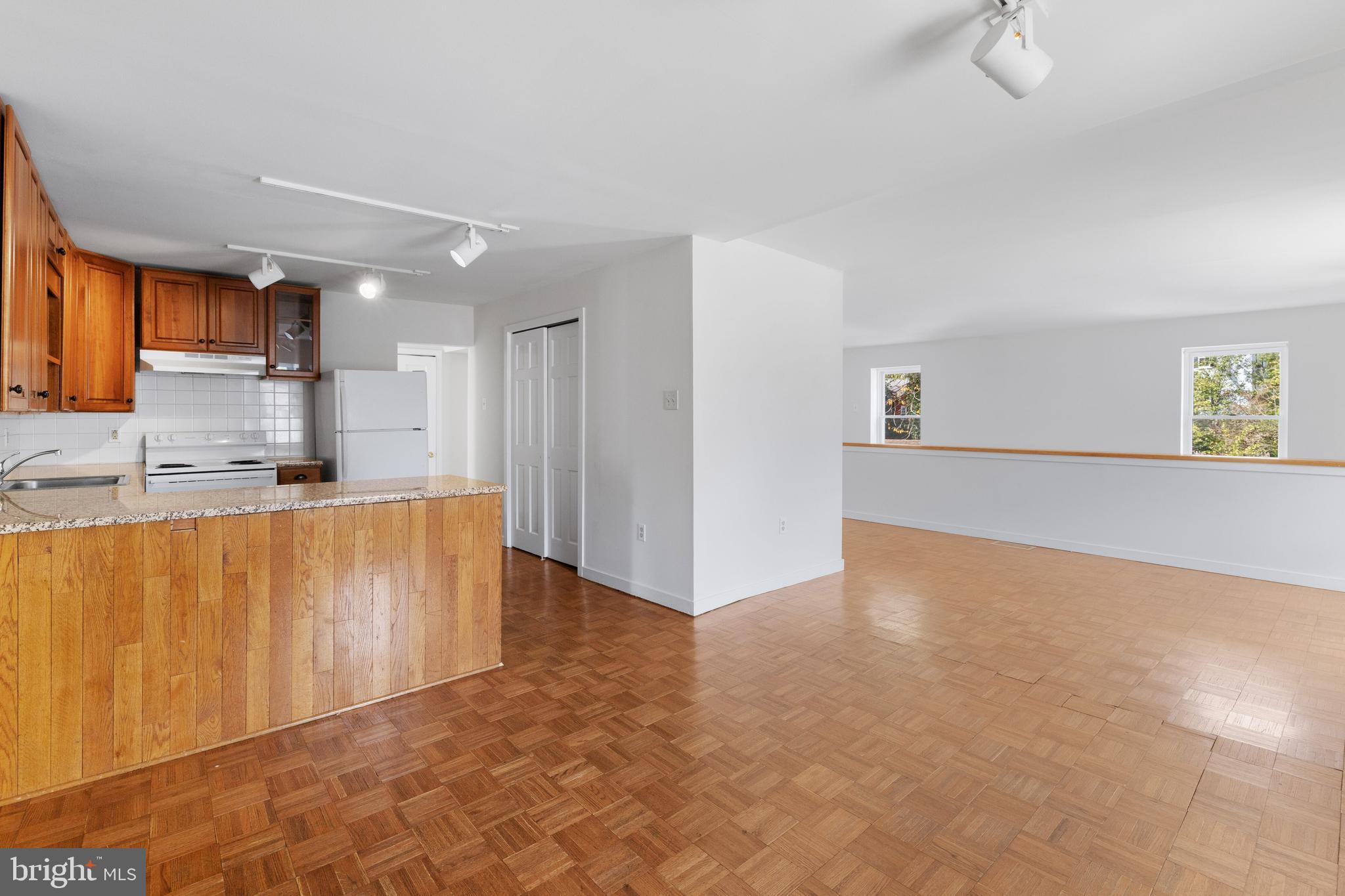 LAFAYETTE HILL - Residential Lease