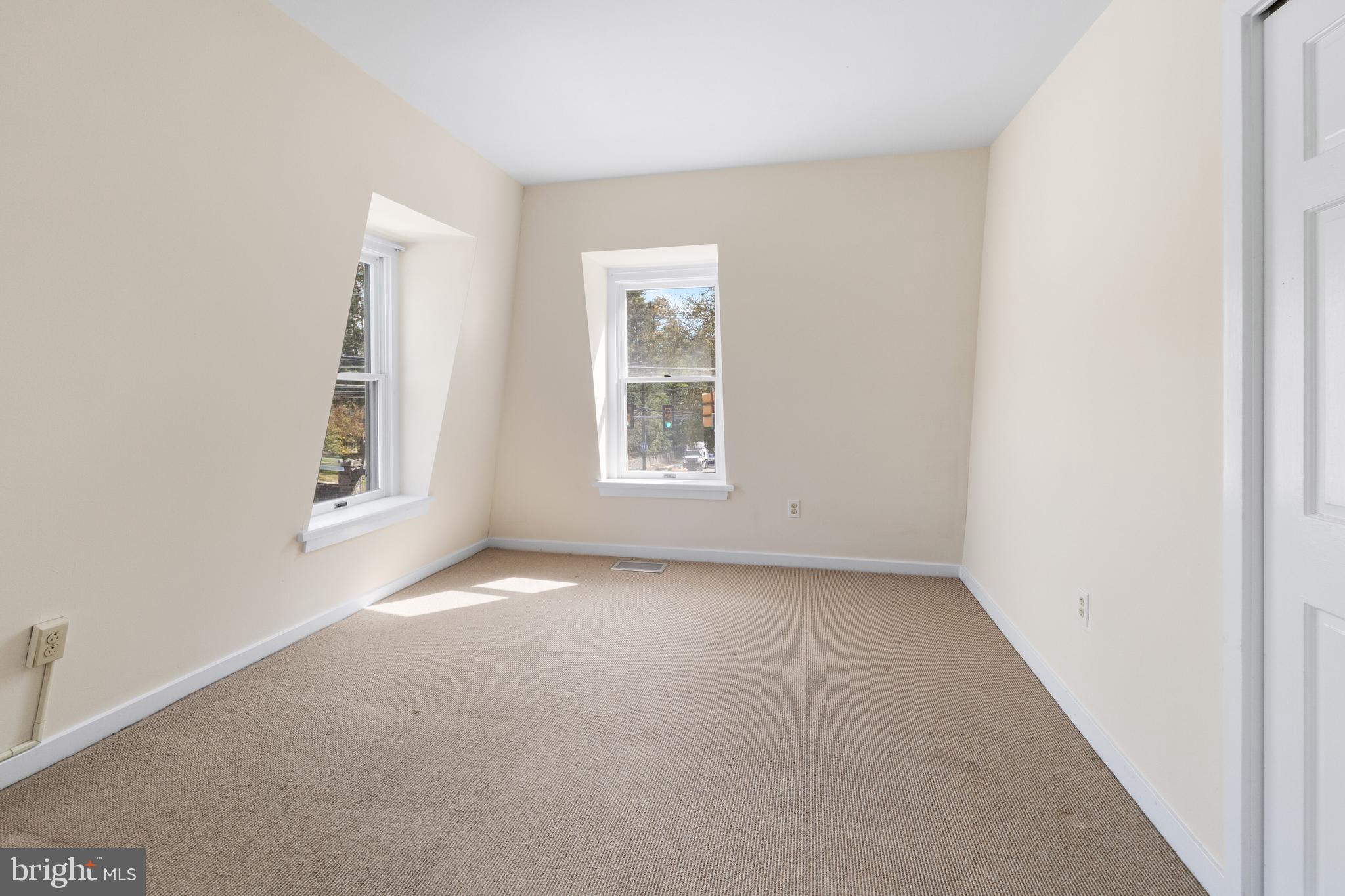 LAFAYETTE HILL - Residential Lease