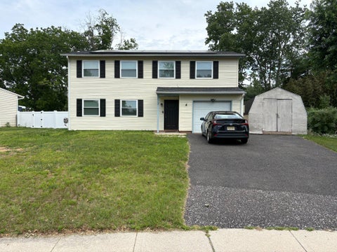 Homes For Sale - 3 Kent Court<br/> MOUNT HOLLY, NJ 08060