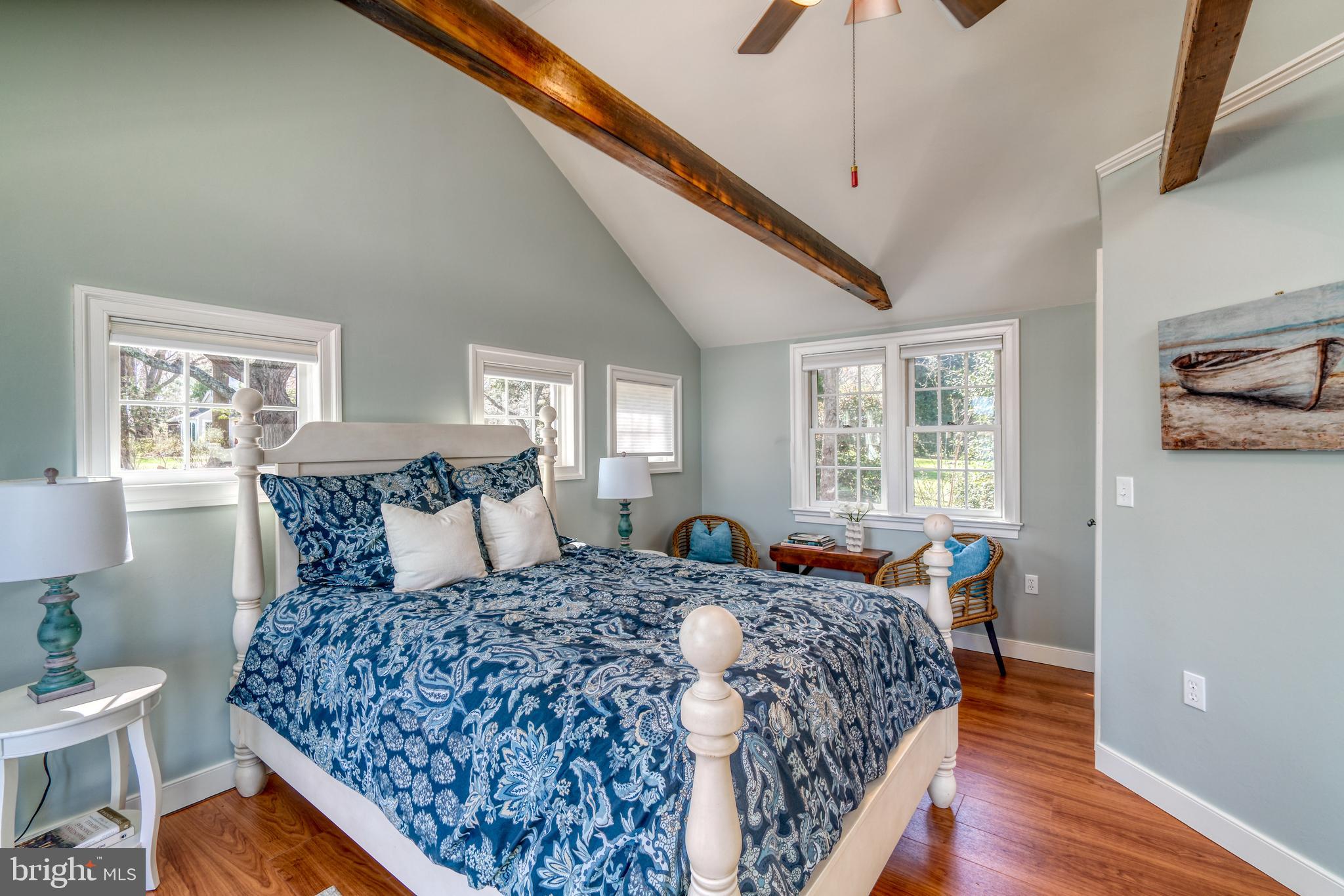 BROAD NECK - Residential