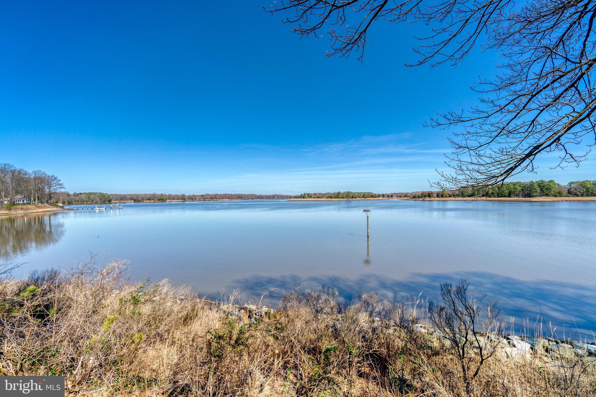 BROAD NECK - Residential