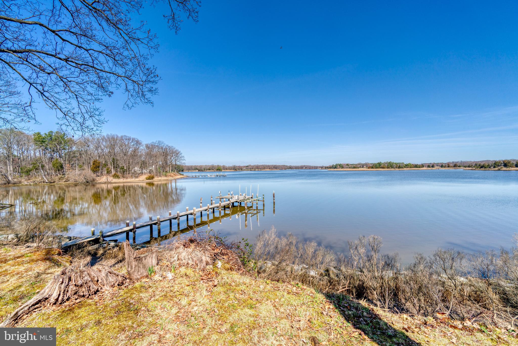 BROAD NECK - Residential