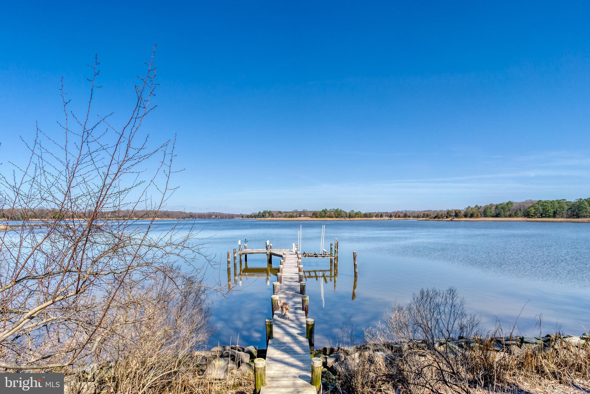 BROAD NECK - Residential