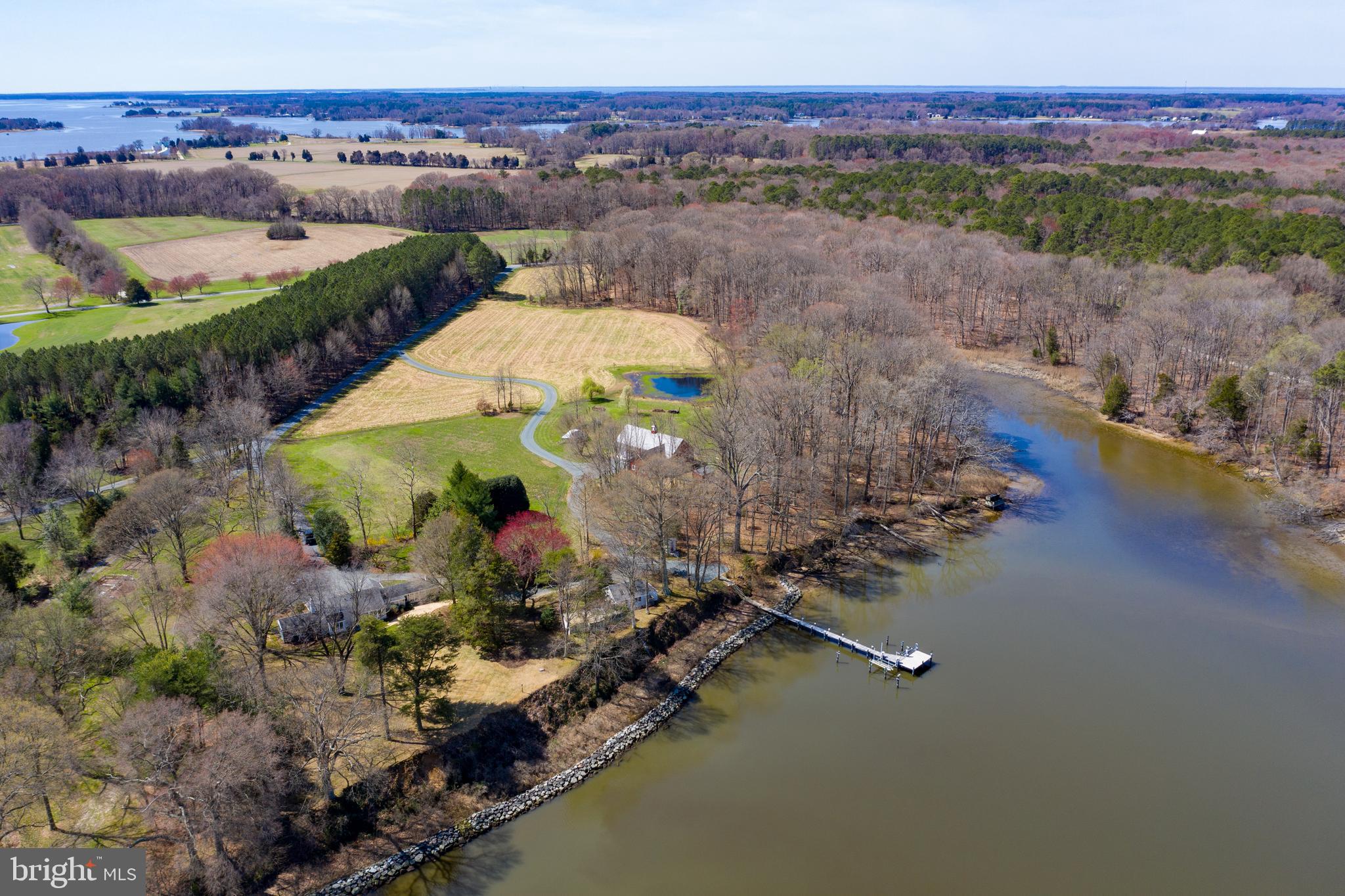 BROAD NECK - Residential