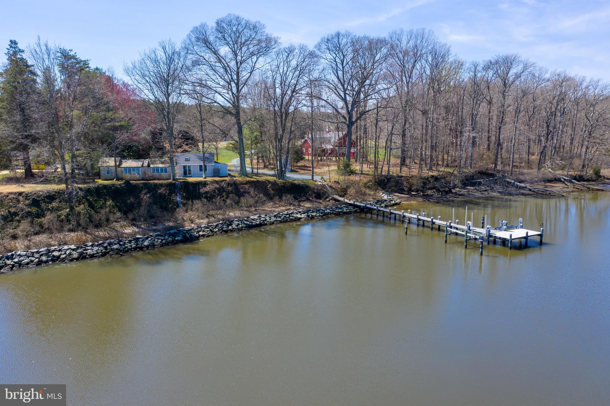 BROAD NECK - Residential