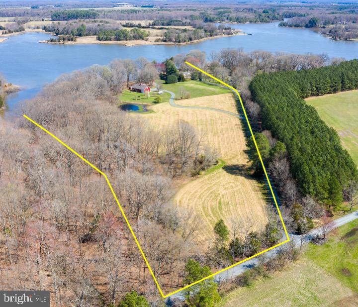 BROAD NECK - Residential