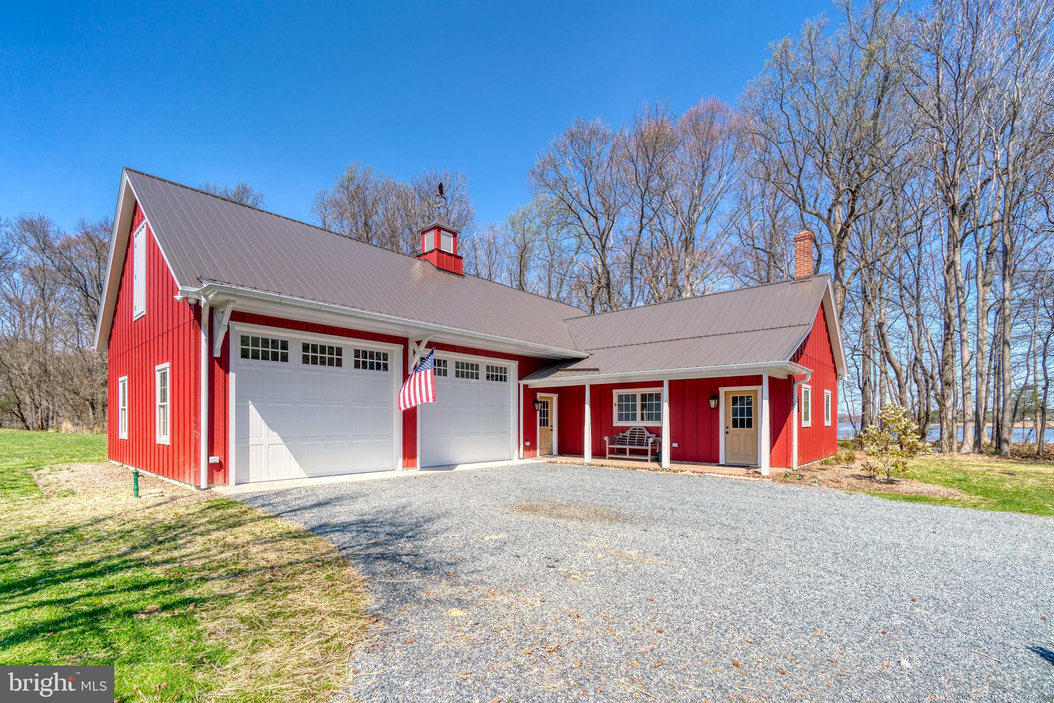 BROAD NECK - Residential