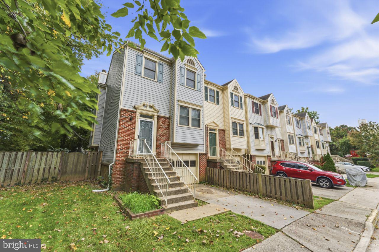 3701 ROXBURY LANE