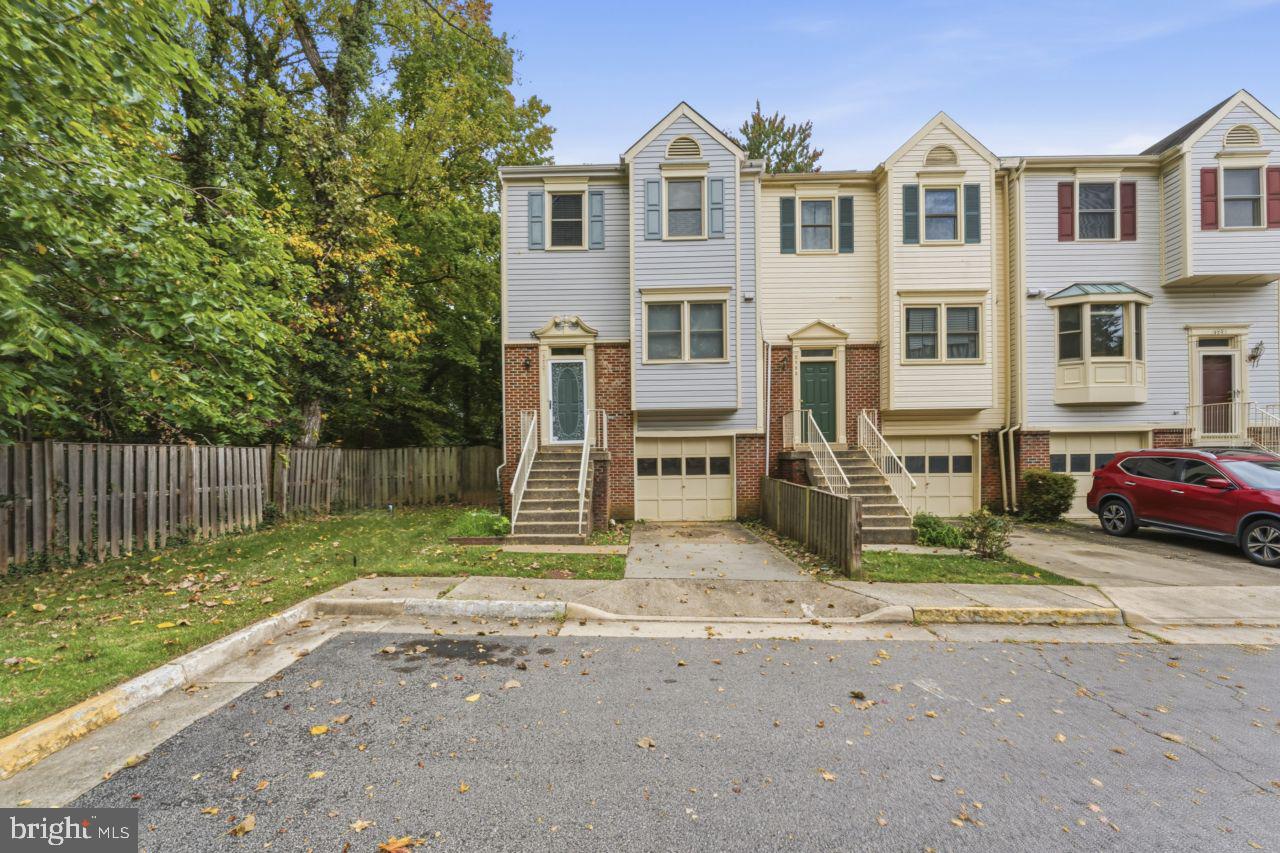 3701 ROXBURY LANE
