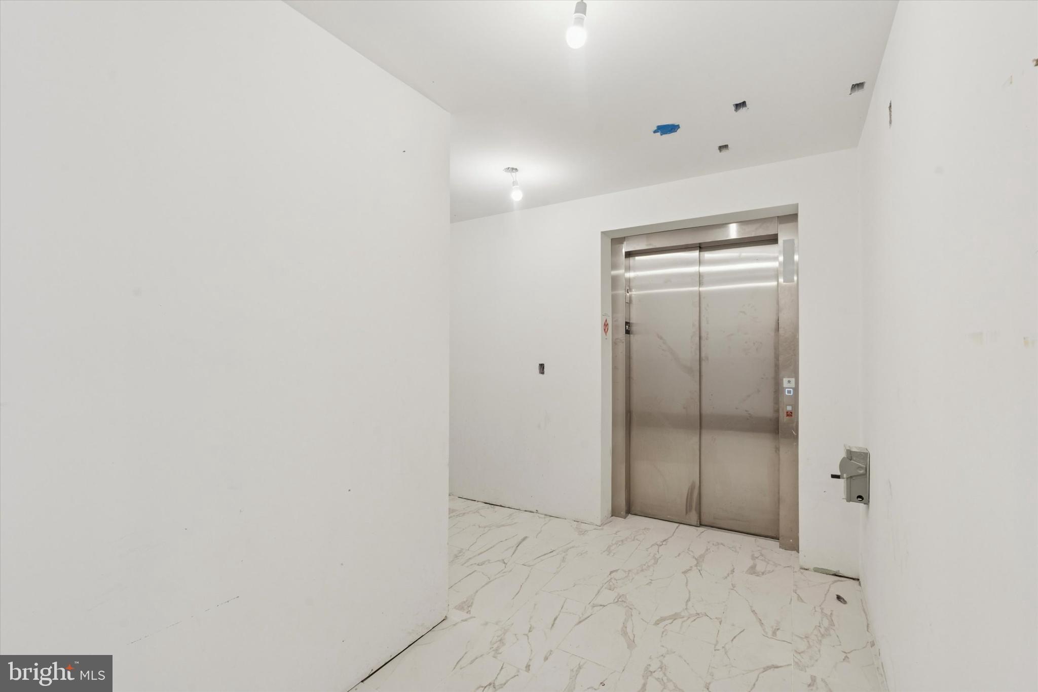 QUEEN VILLAGE - Residential Lease