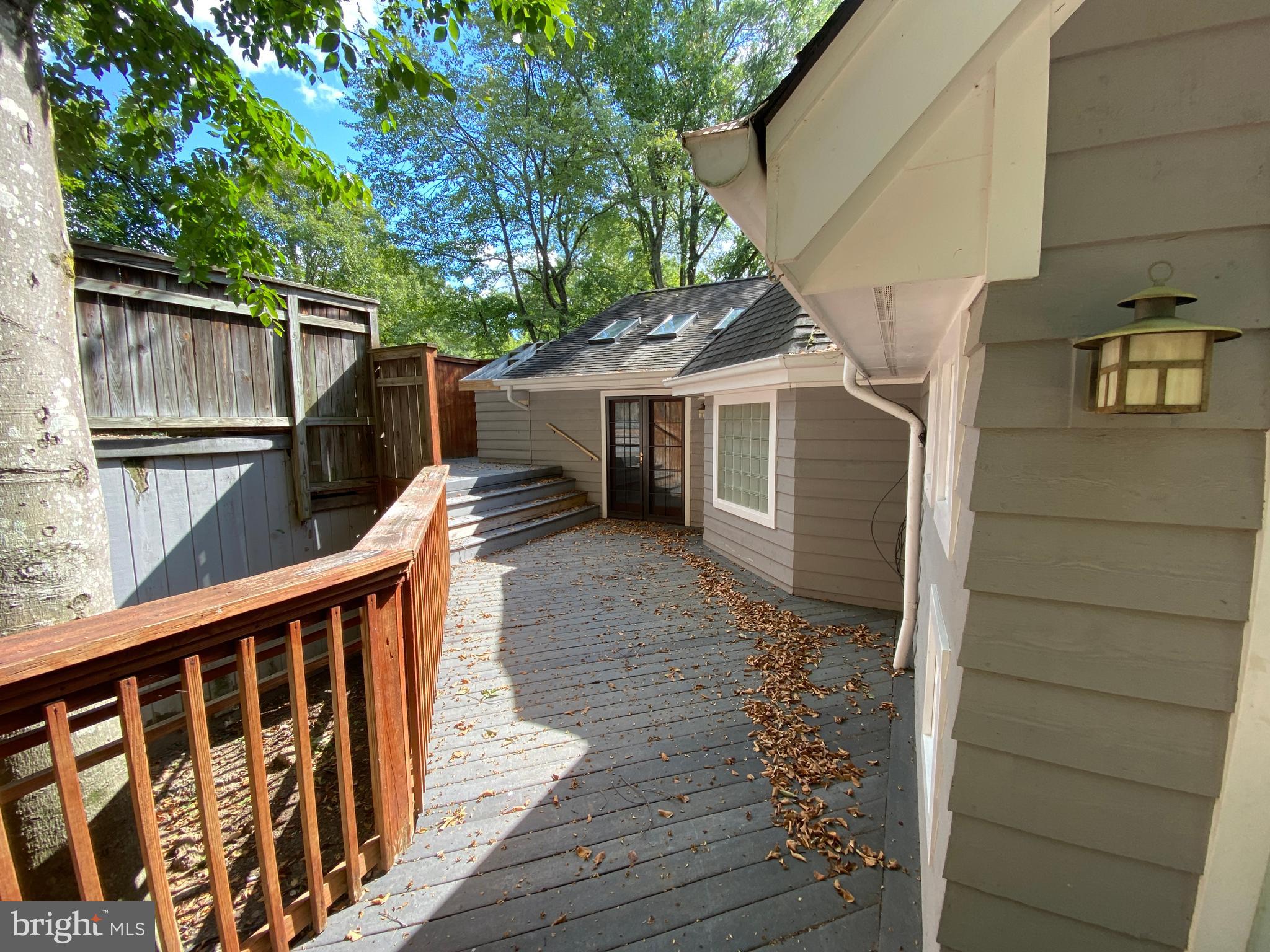 LEAVELLS CROSSING - Residential Lease