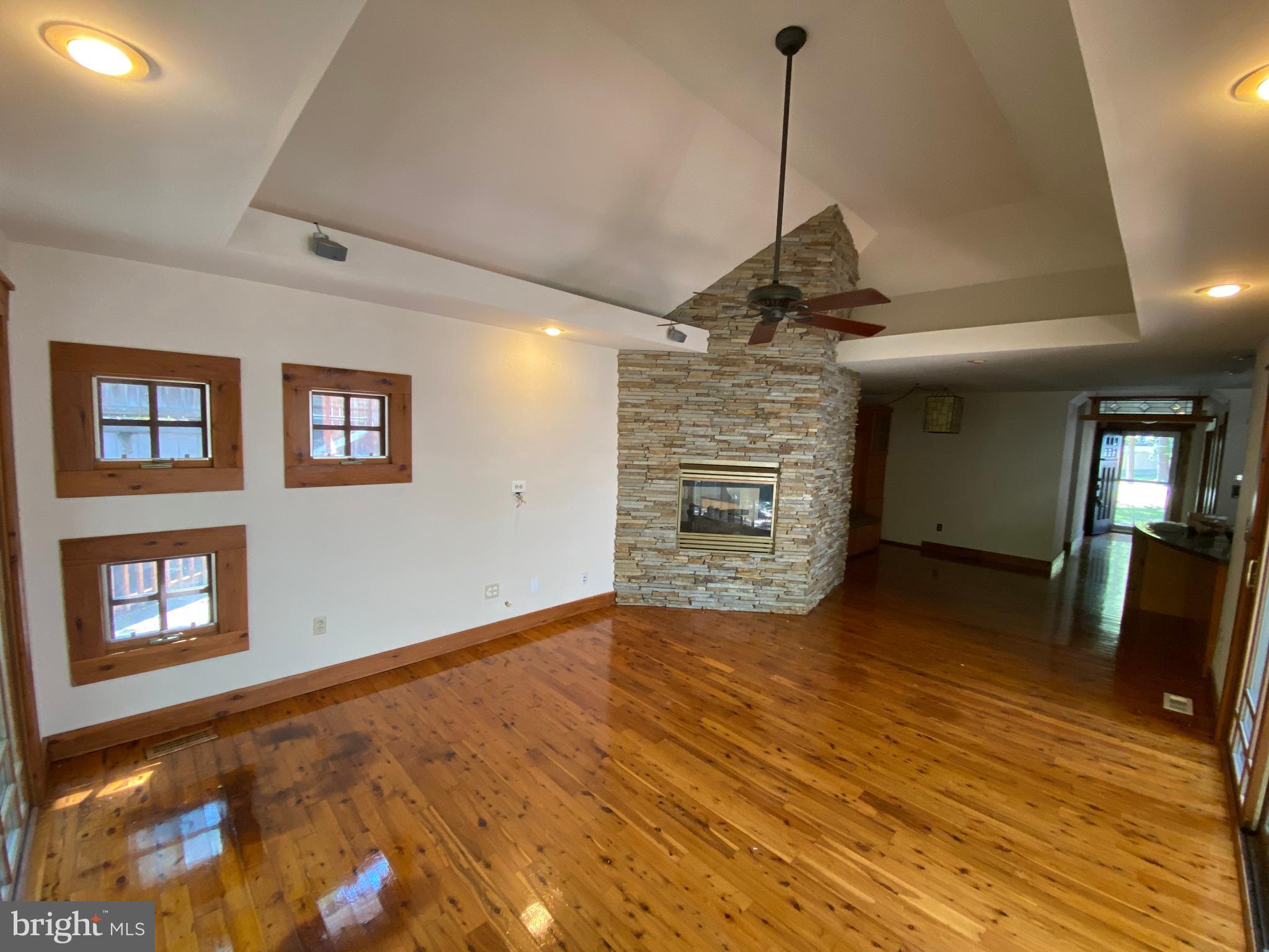 LEAVELLS CROSSING - Residential Lease