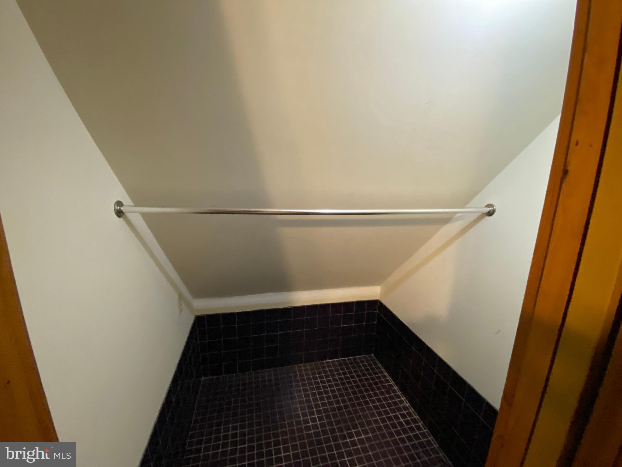 LEAVELLS CROSSING - Residential Lease