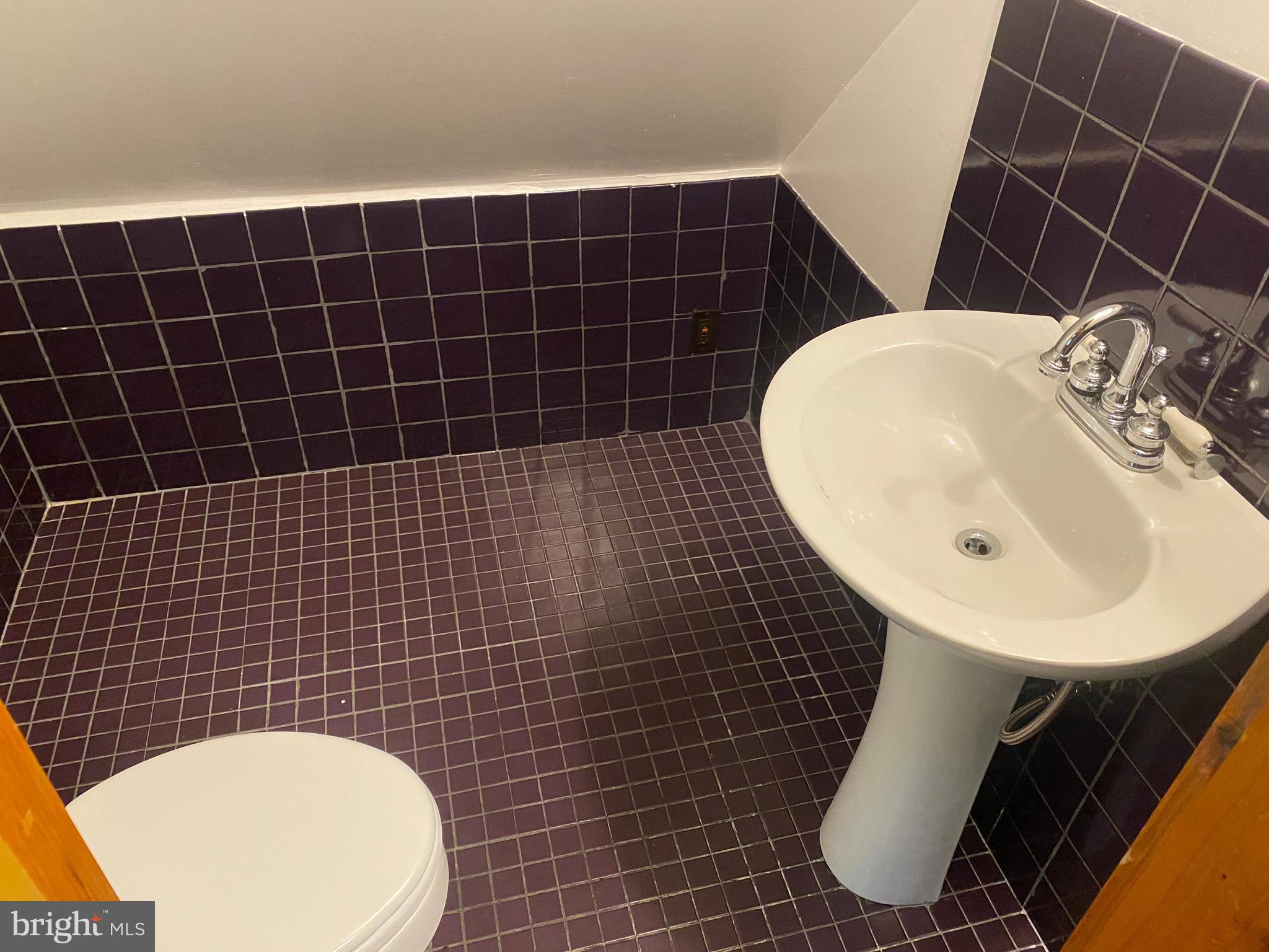 LEAVELLS CROSSING - Residential Lease