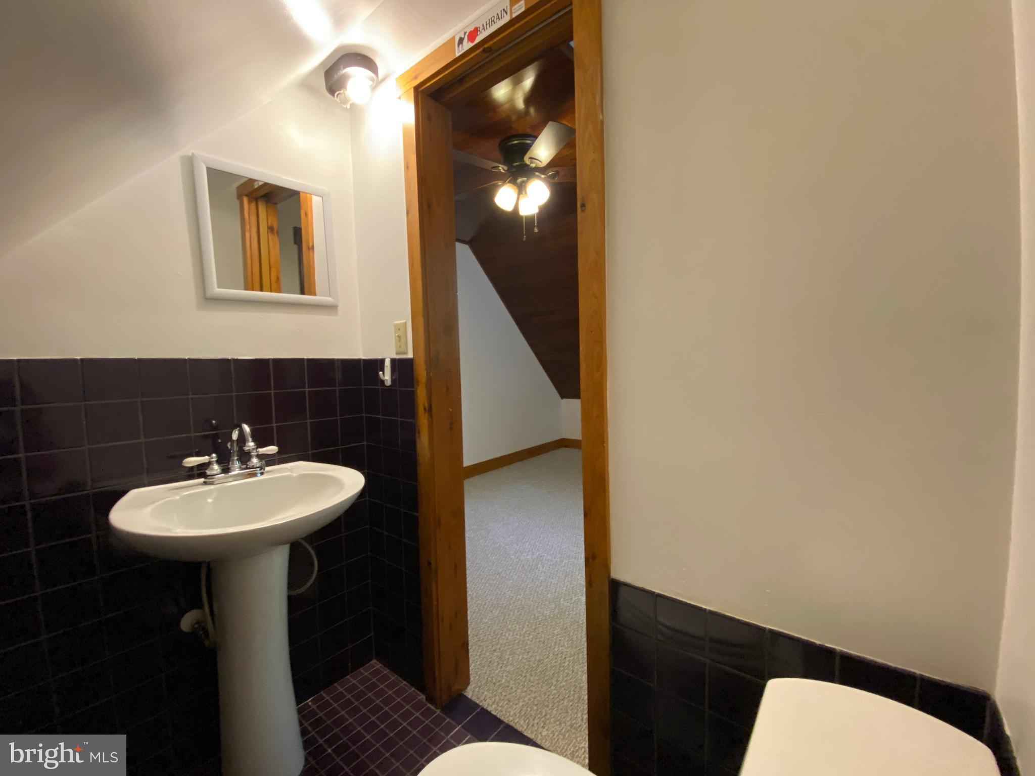 LEAVELLS CROSSING - Residential Lease