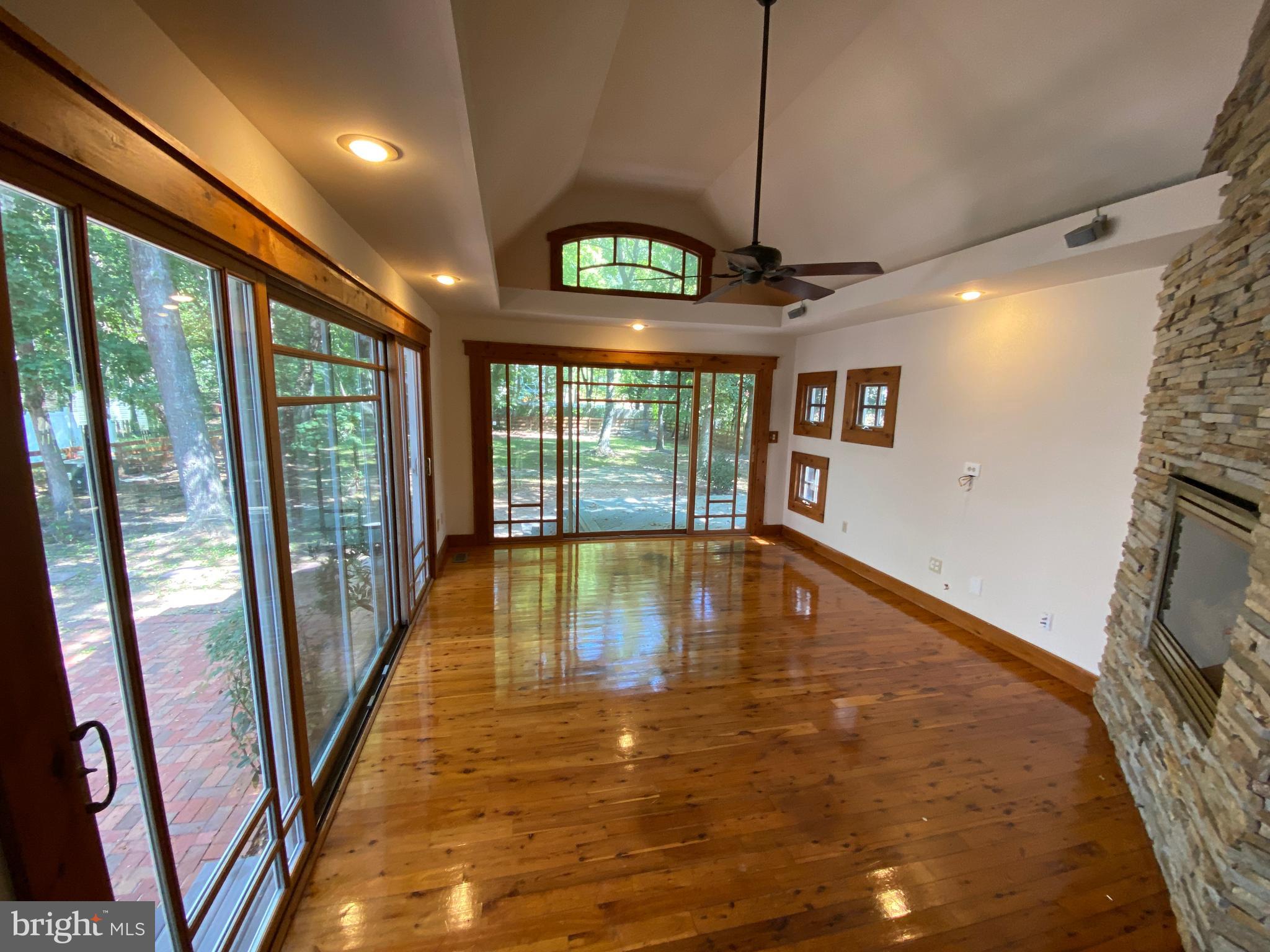 LEAVELLS CROSSING - Residential Lease