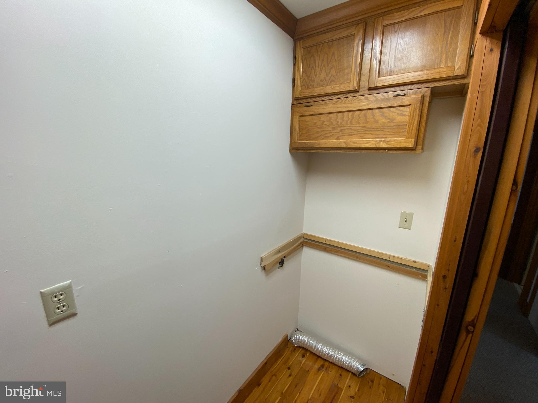 LEAVELLS CROSSING - Residential Lease