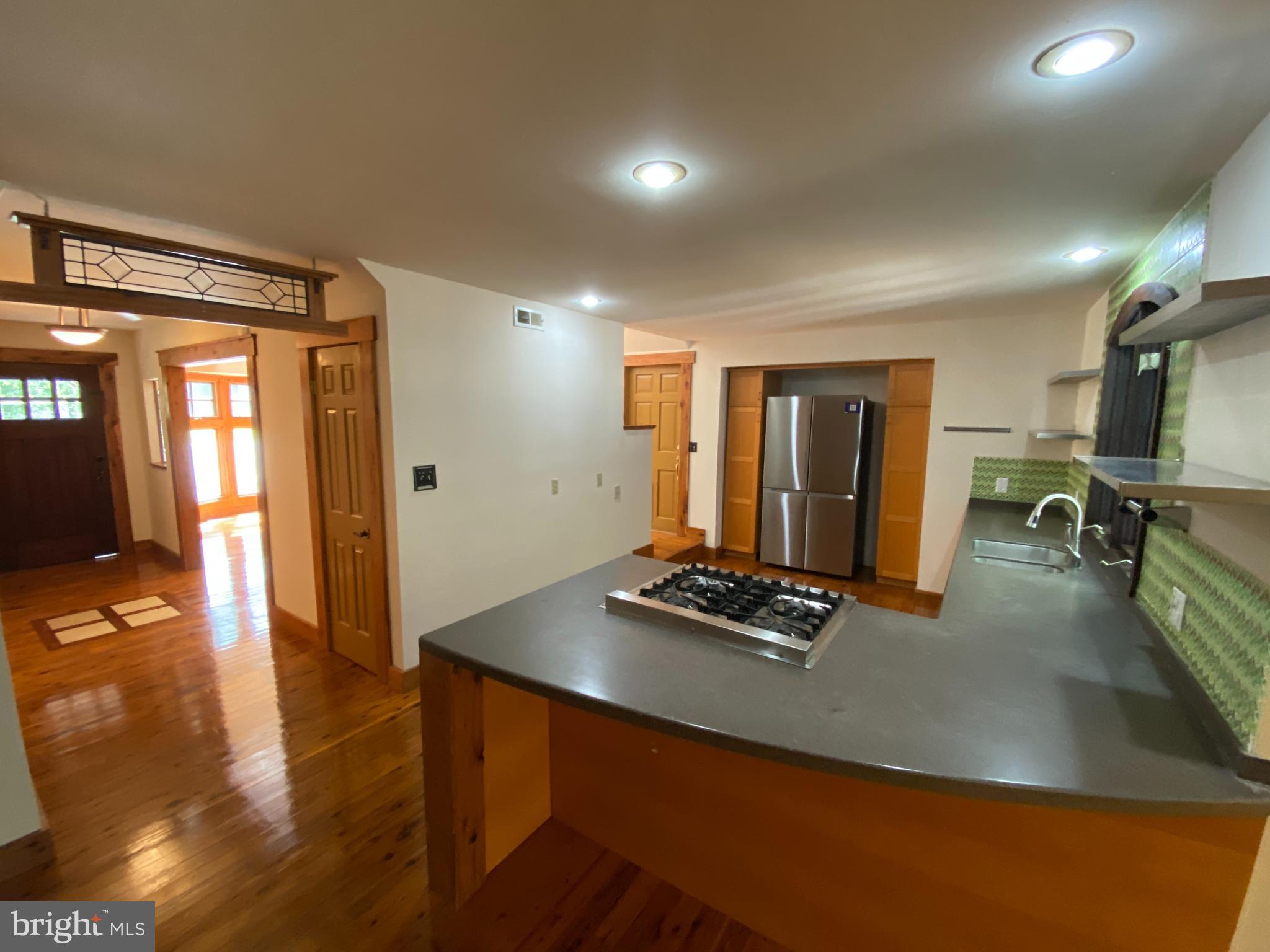 LEAVELLS CROSSING - Residential Lease