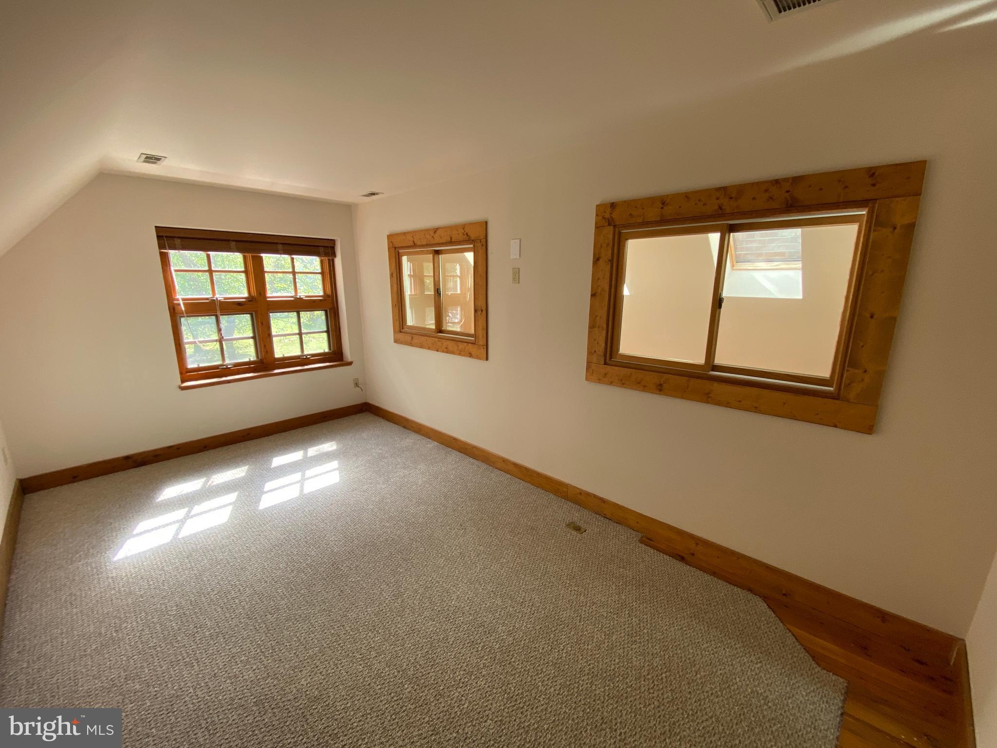 LEAVELLS CROSSING - Residential Lease