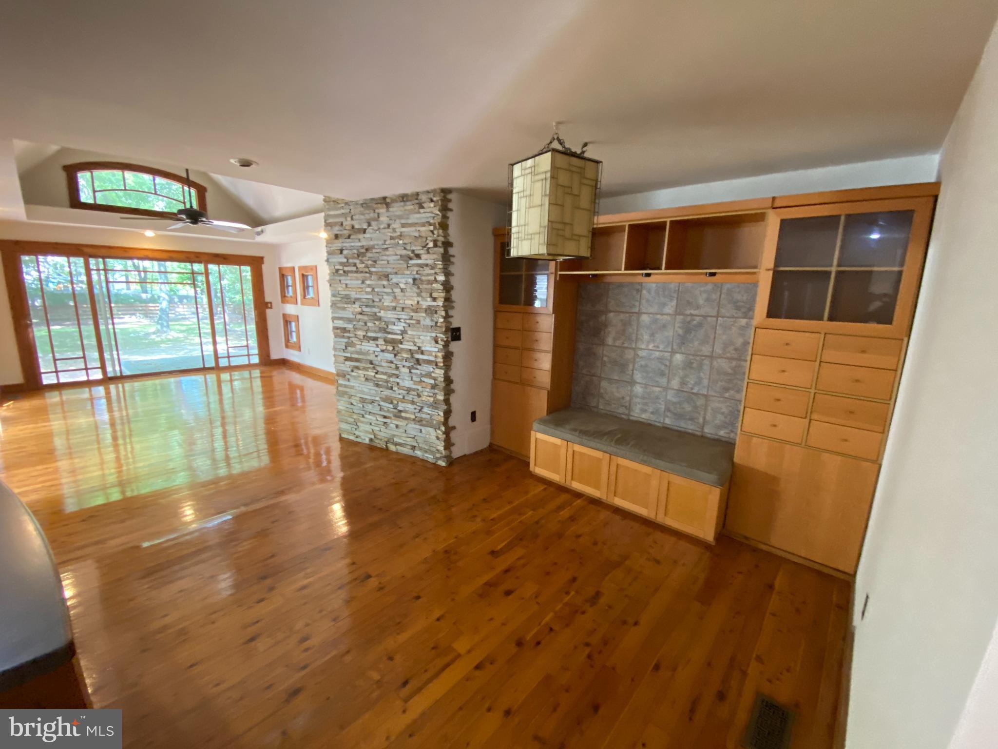 LEAVELLS CROSSING - Residential Lease