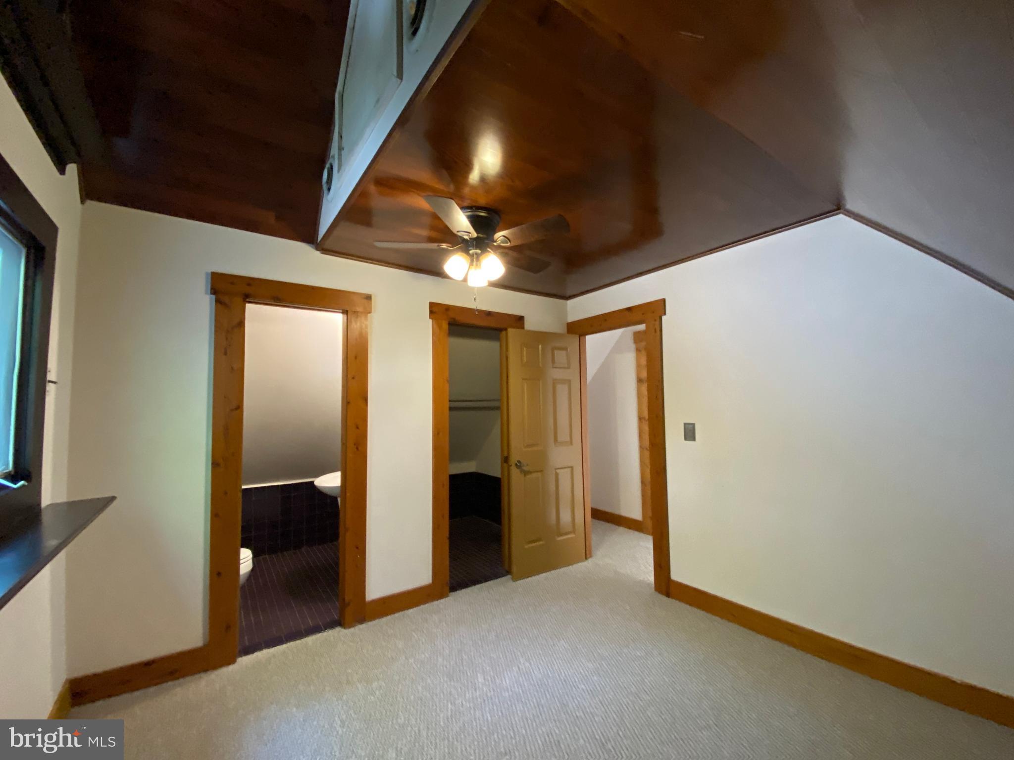 LEAVELLS CROSSING - Residential Lease