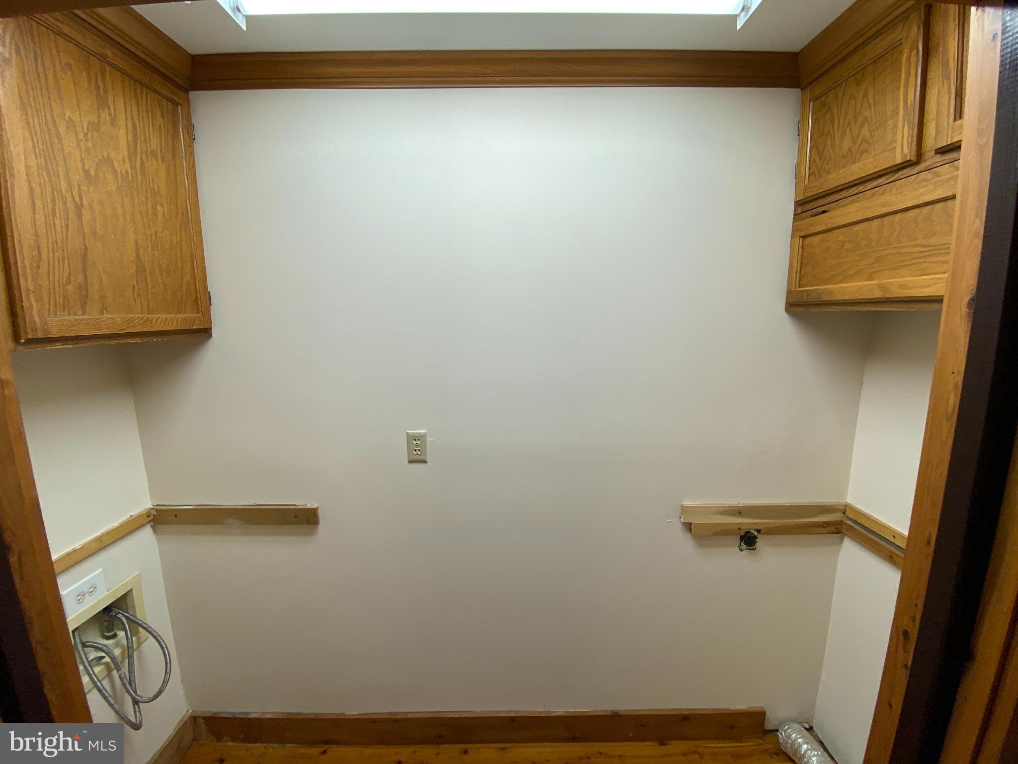 LEAVELLS CROSSING - Residential Lease