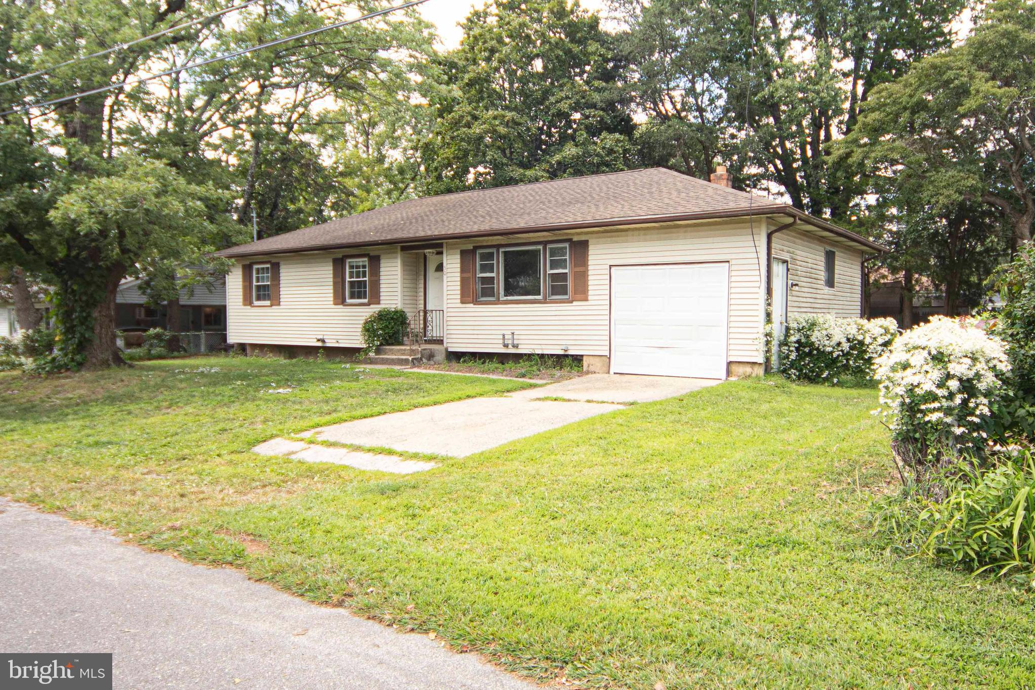 30 APPLE AVENUE