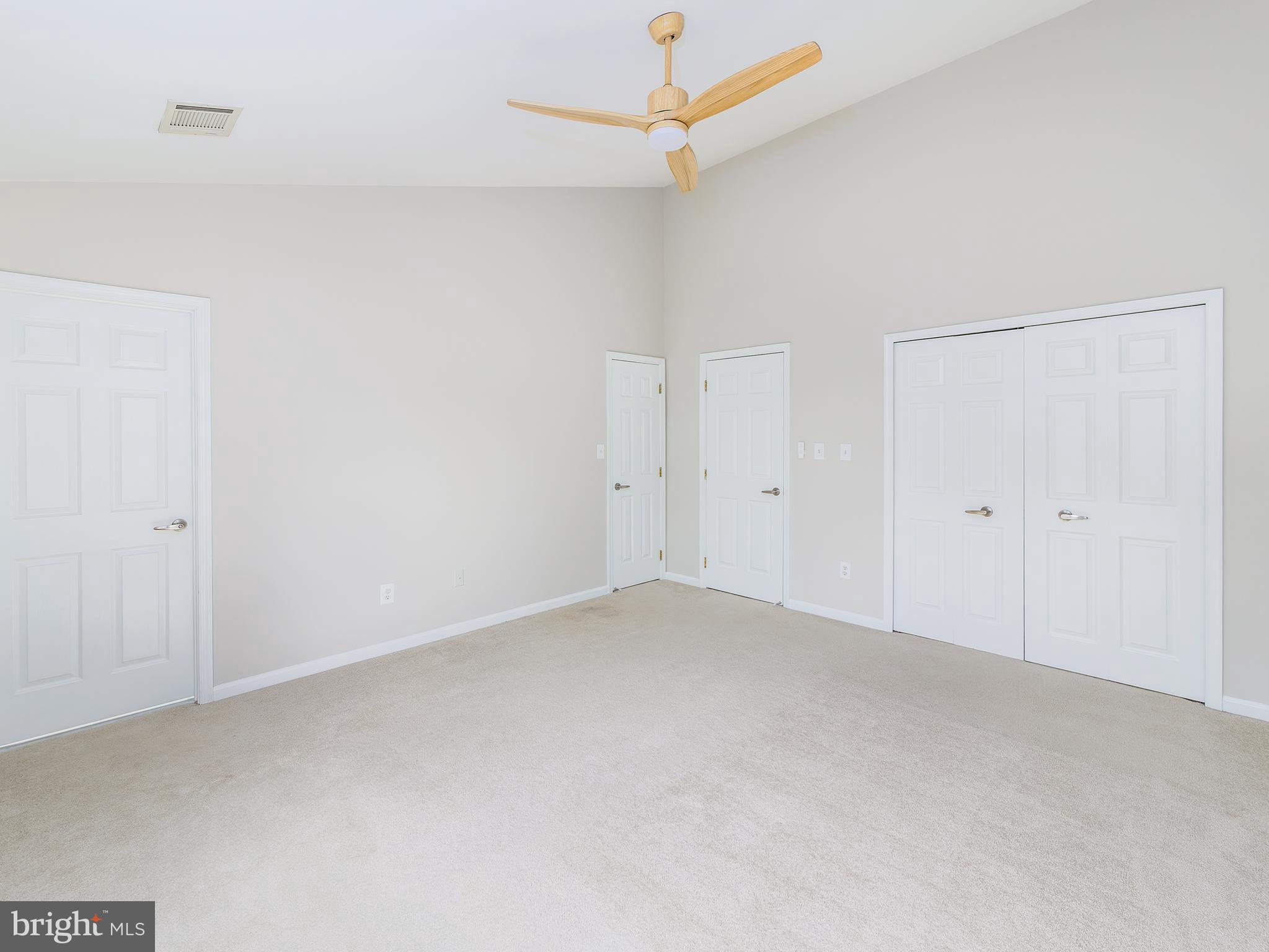 SOUTH RIDING - Residential Lease