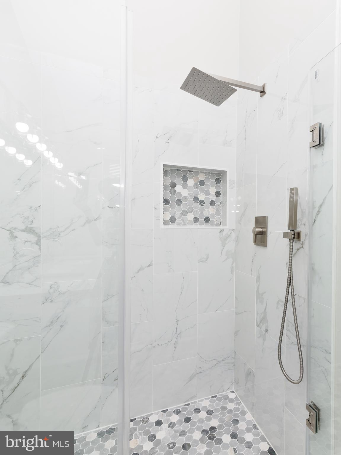 SOUTH RIDING - Residential Lease