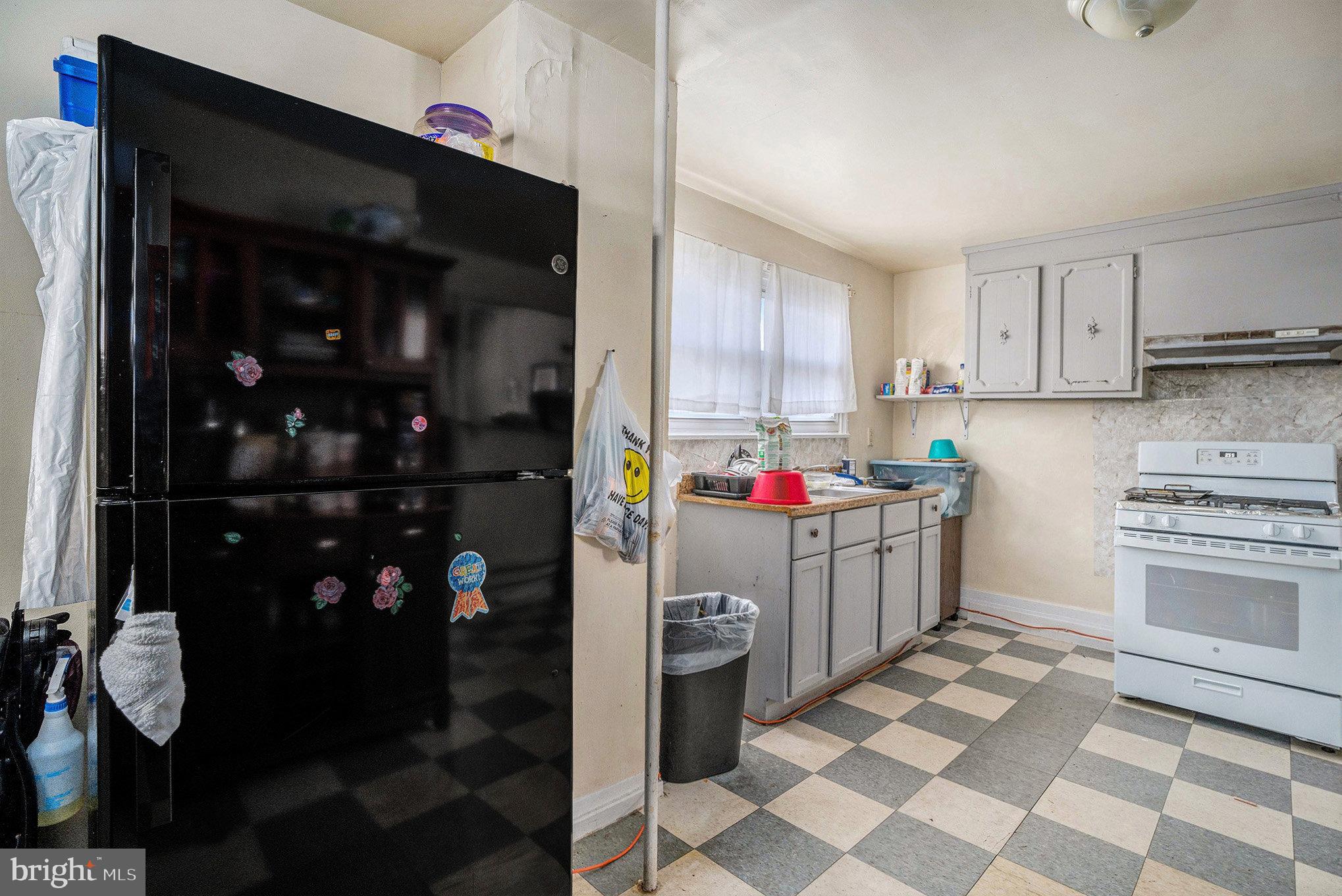 NORRISTOWN - Residential